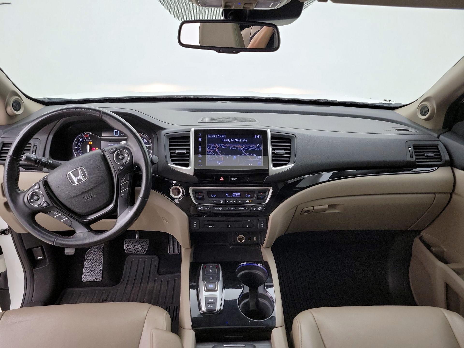 Thumbnail: 2017 Honda Pilot - 9