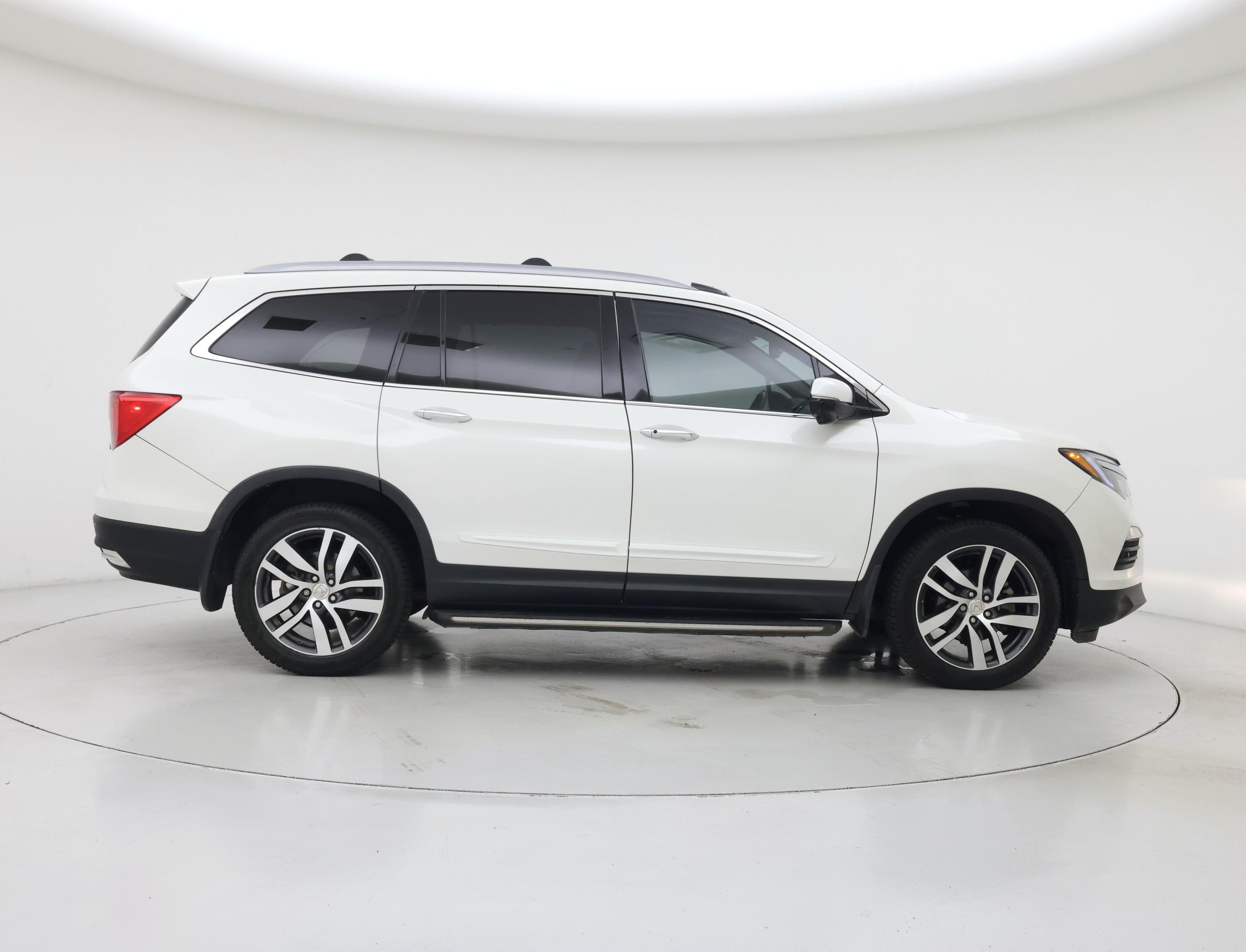 Thumbnail: 2017 Honda Pilot - 7