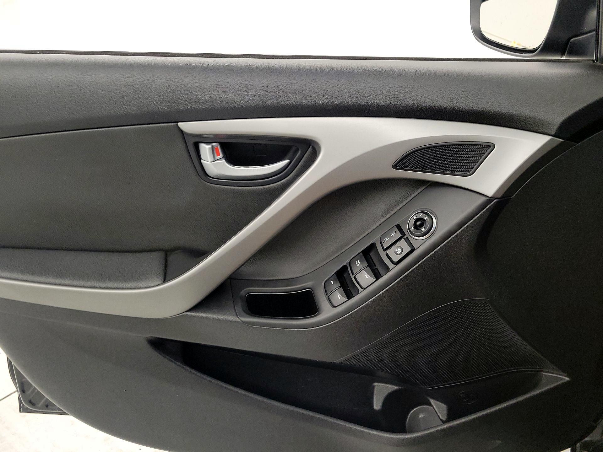 Thumbnail: 2014 Hyundai Elantra - 12