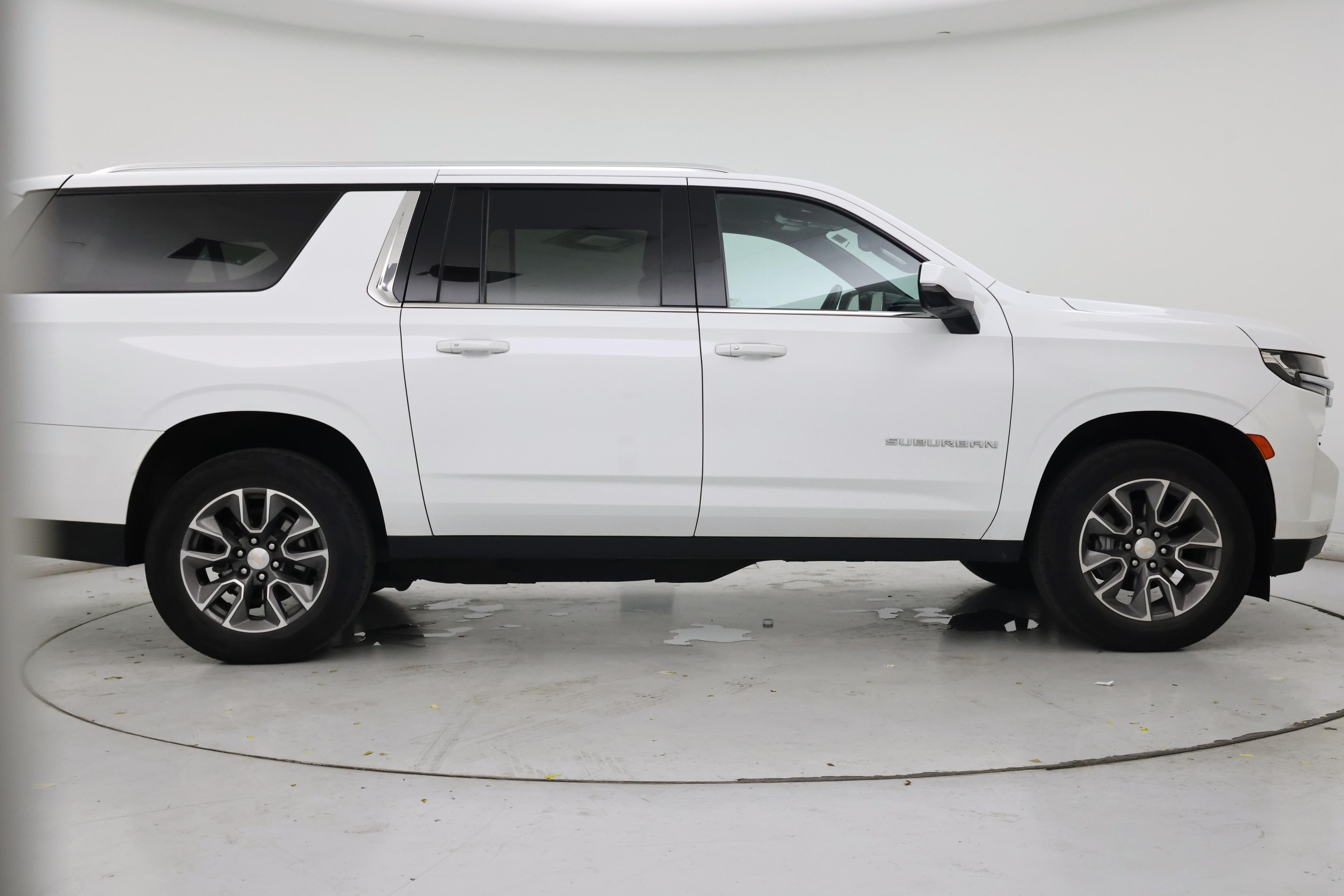 Thumbnail: 2023 Chevrolet Suburban - 7