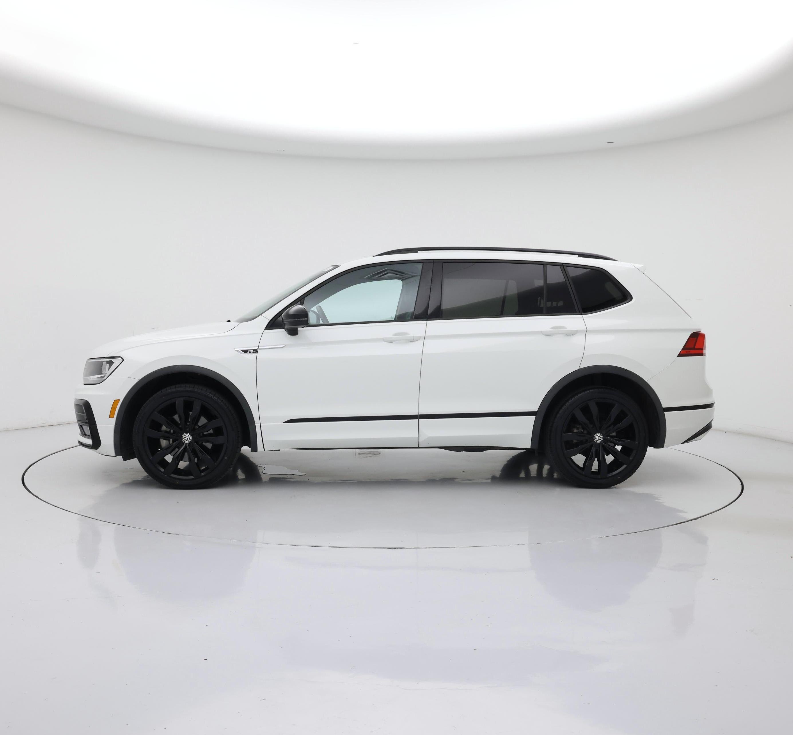 Thumbnail: 2021 Volkswagen Tiguan - 3