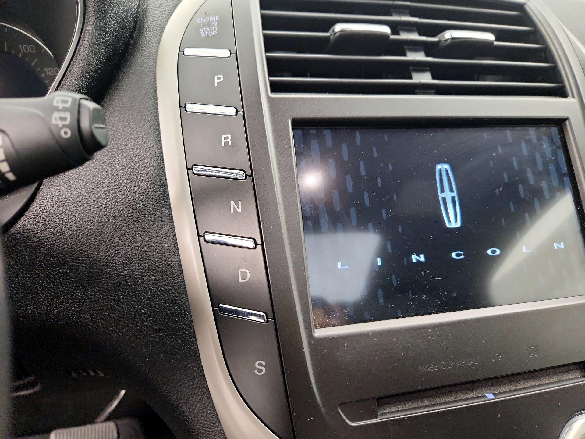Thumbnail: 2016 Lincoln MKC - 18