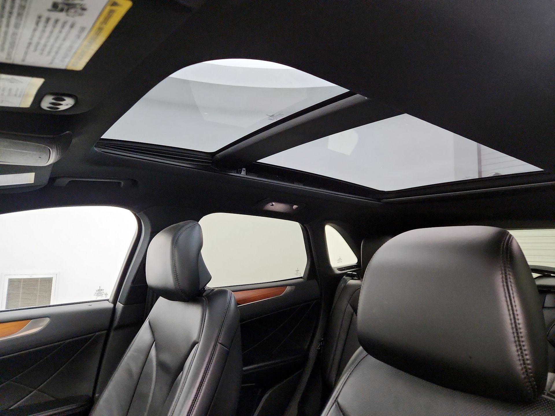 Thumbnail: 2016 Lincoln MKC - 20