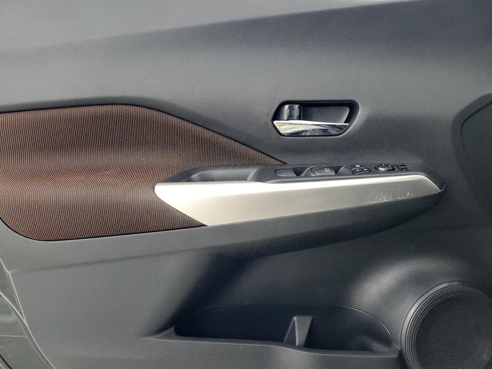 Thumbnail: 2020 Nissan Kicks - 12