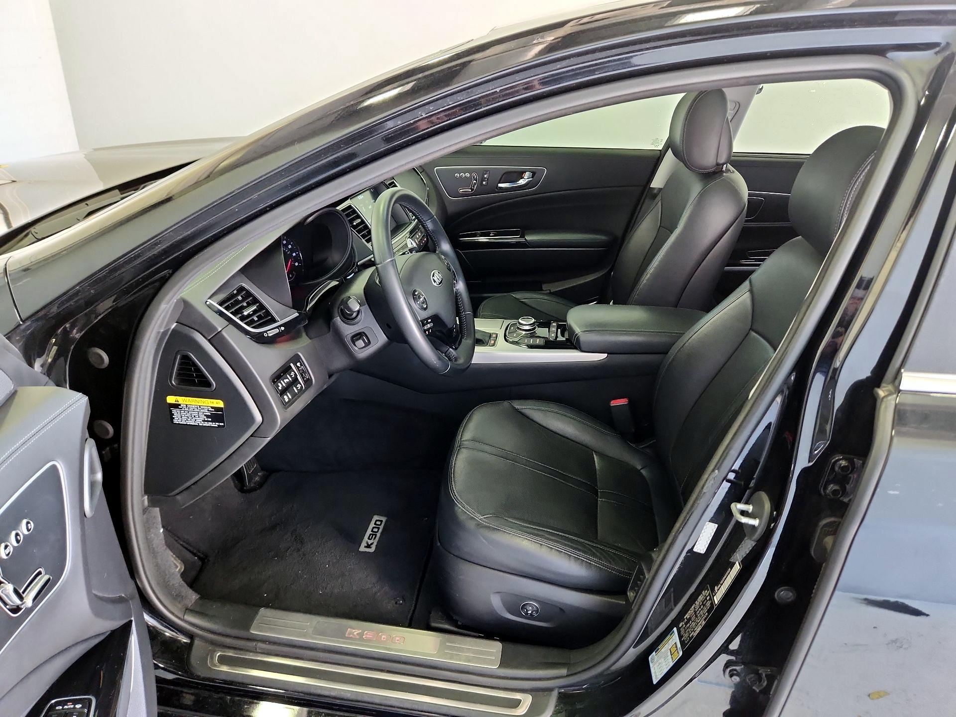 Thumbnail: 2017 Kia K900 - 11