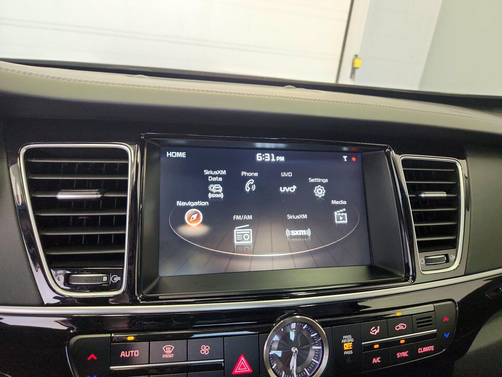 Thumbnail: 2017 Kia K900 - 16