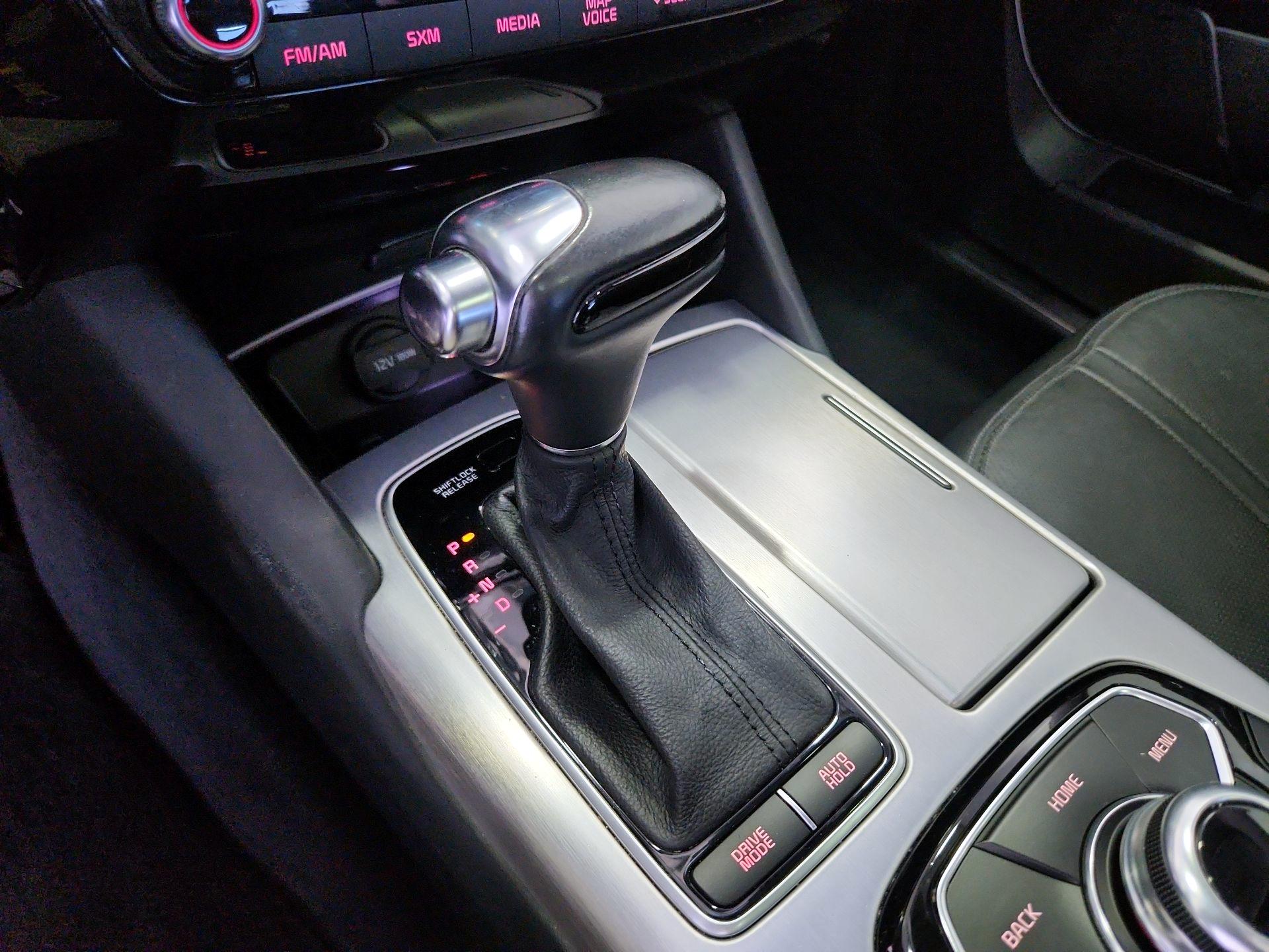 Thumbnail: 2017 Kia K900 - 18