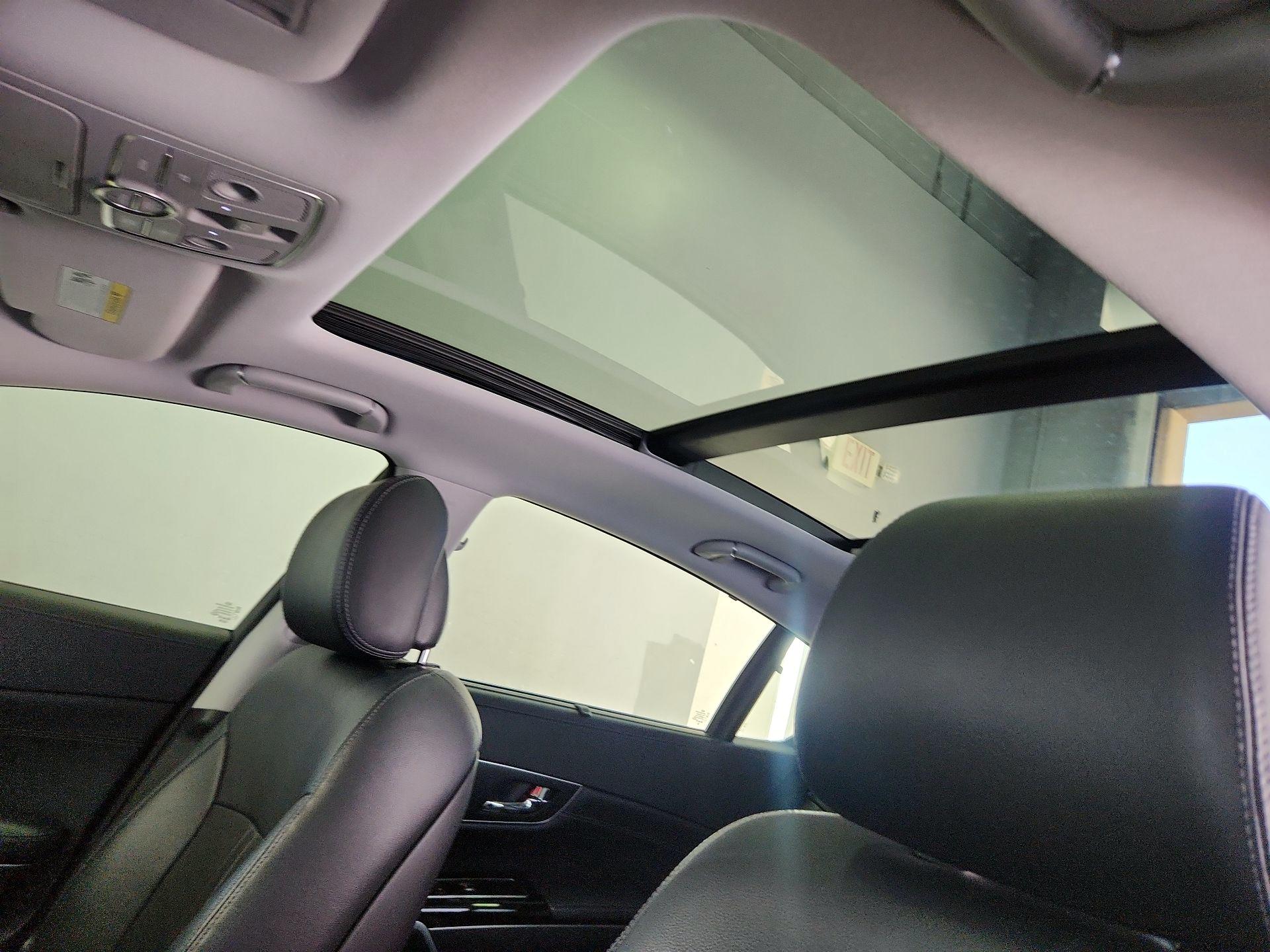 Thumbnail: 2017 Kia K900 - 20