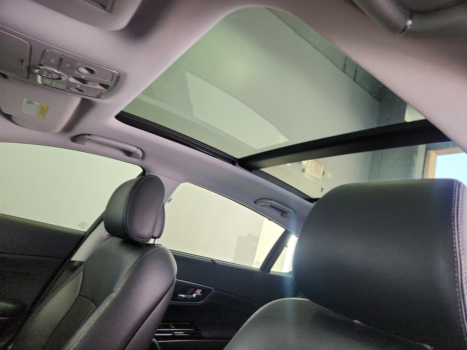 2017 Kia K900 Premium - Photo 21