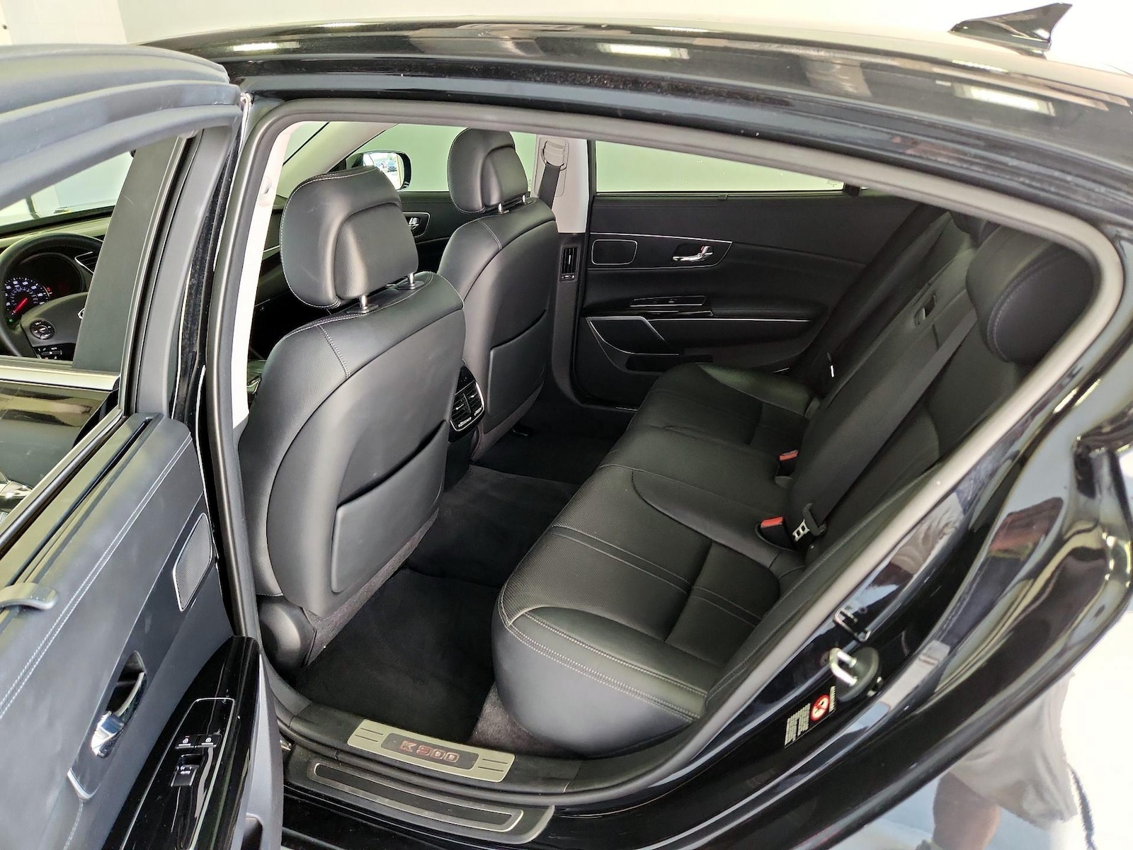 2017 Kia K900 Premium - Photo 22