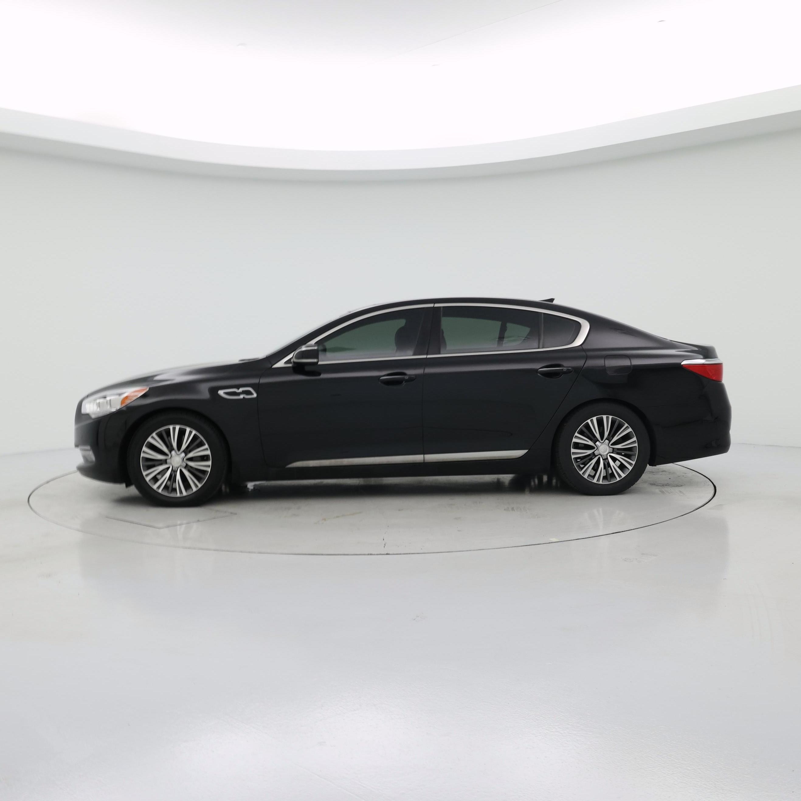 Thumbnail: 2017 Kia K900 - 3