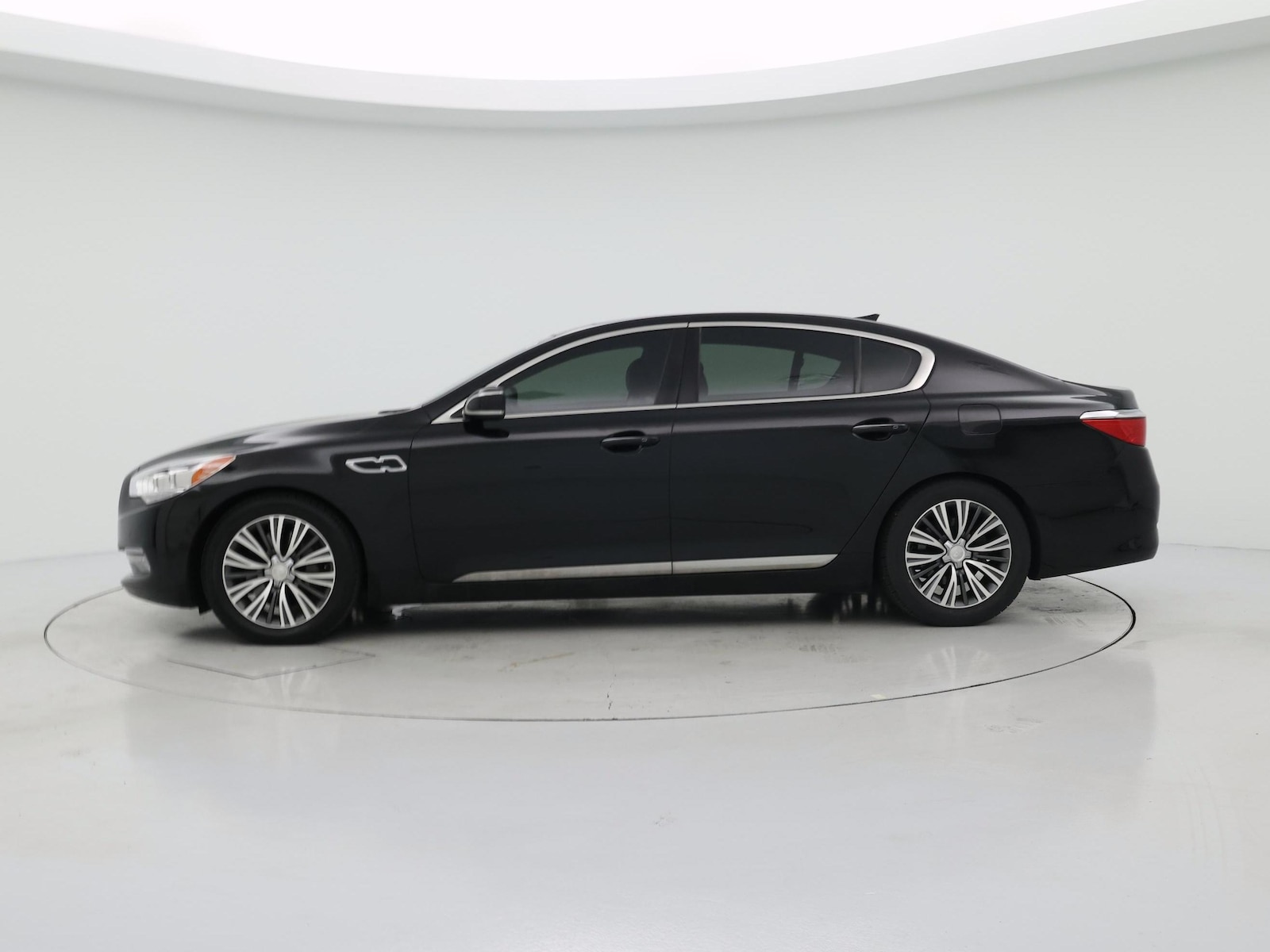 2017 Kia K900 Premium - Photo 4