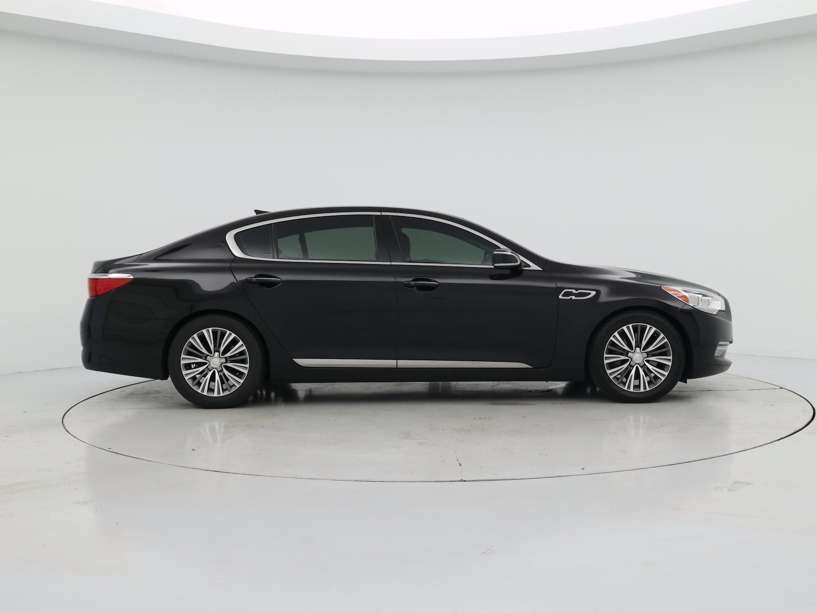 2017 Kia K900 Premium - Photo 8