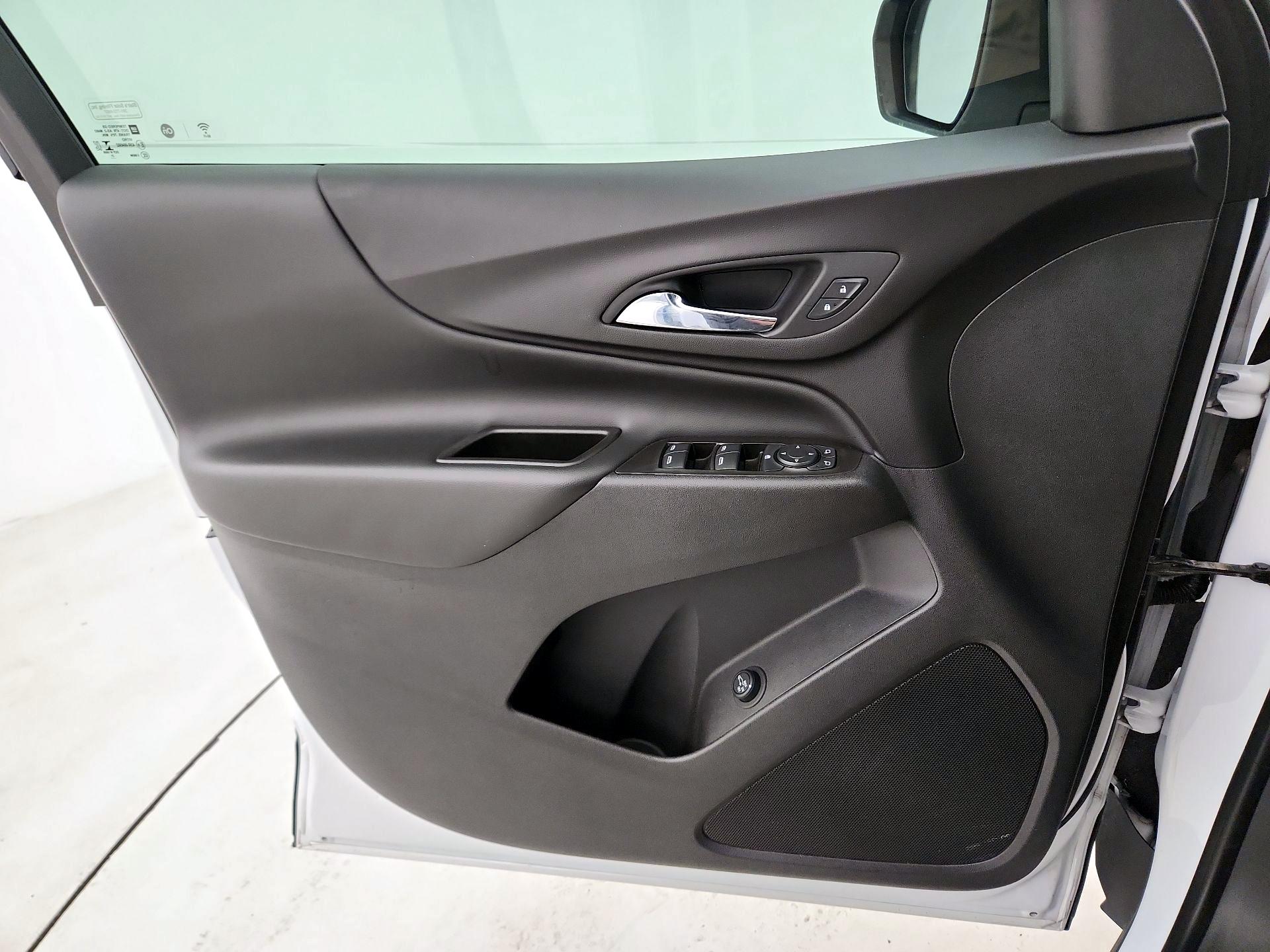 Thumbnail: 2021 Chevrolet Equinox - 10