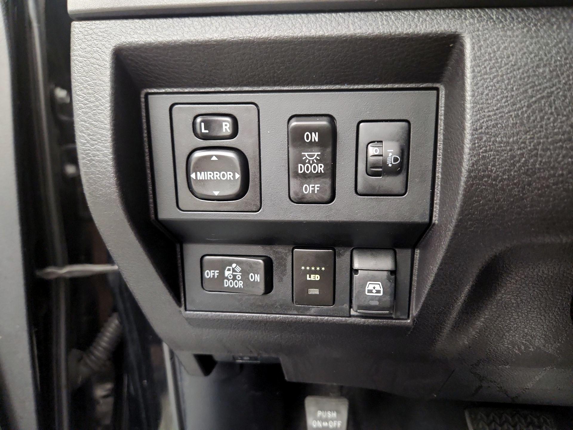 Thumbnail: 2014 Toyota Tundra - 13