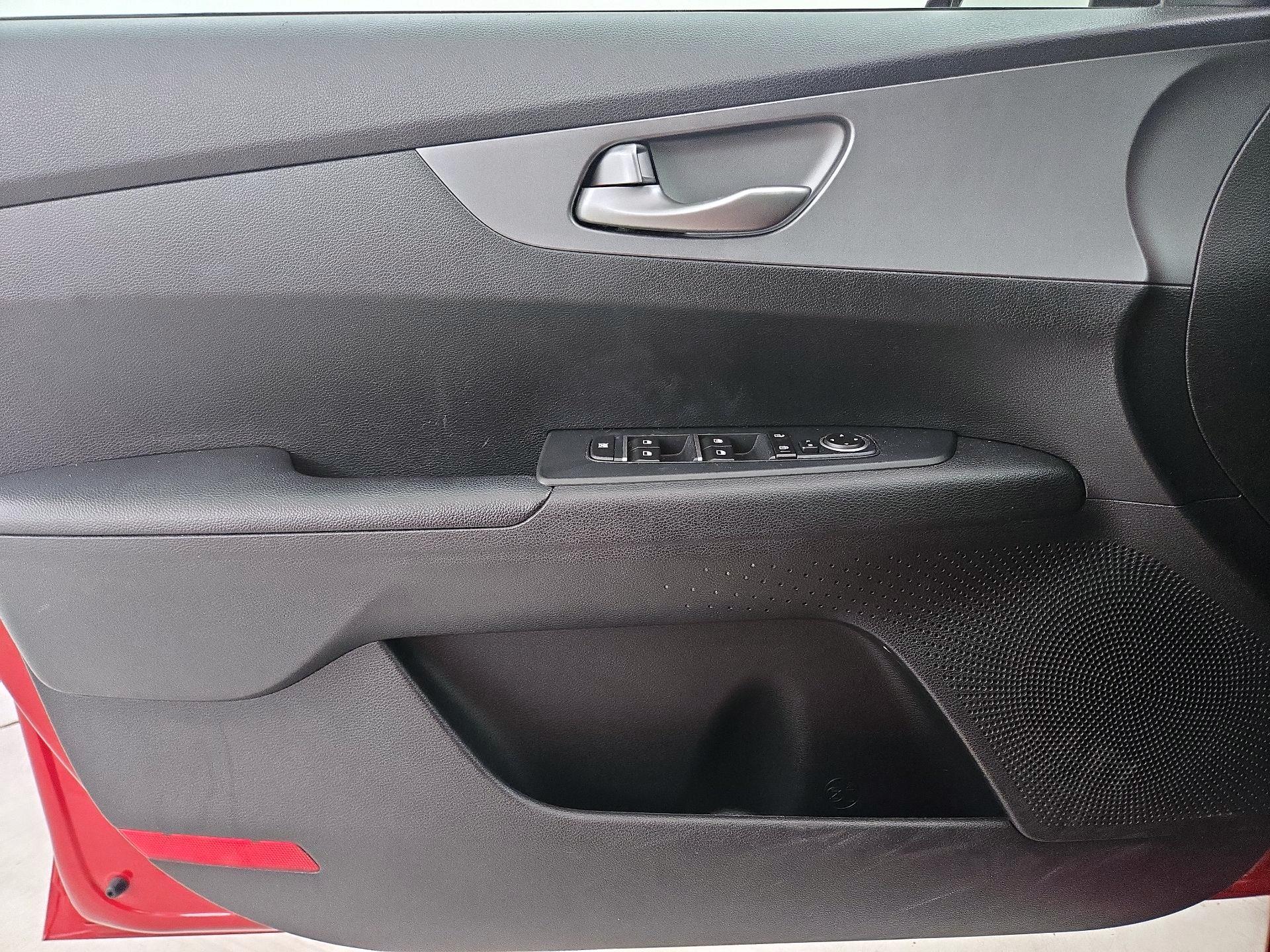 Thumbnail: 2020 Kia Forte - 12