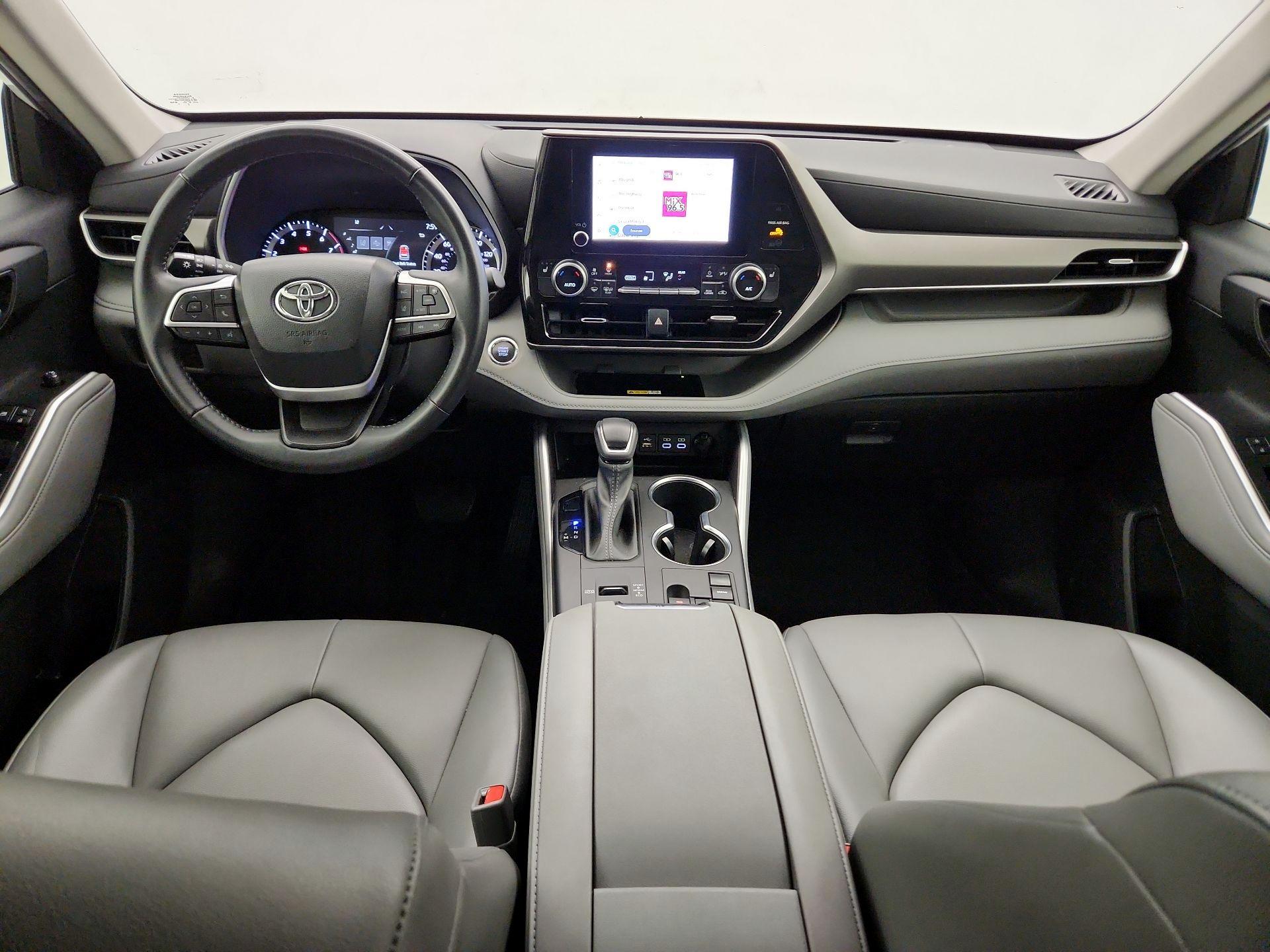 Thumbnail: 2023 Toyota Highlander - 9