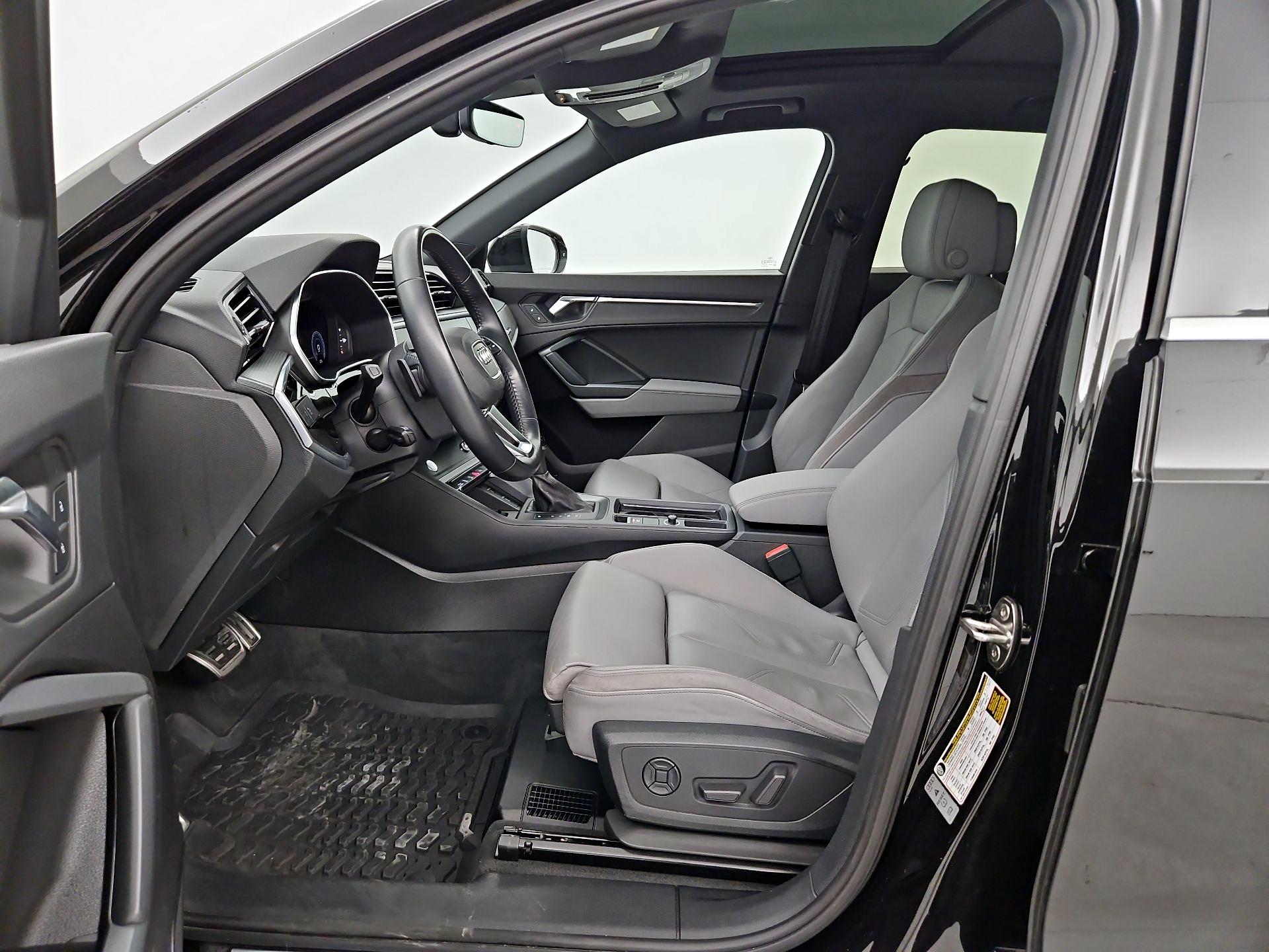 Thumbnail: 2020 Audi Q3 - 11