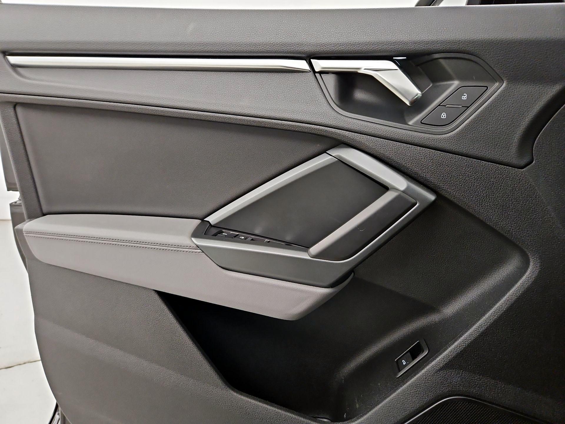 Thumbnail: 2020 Audi Q3 - 12