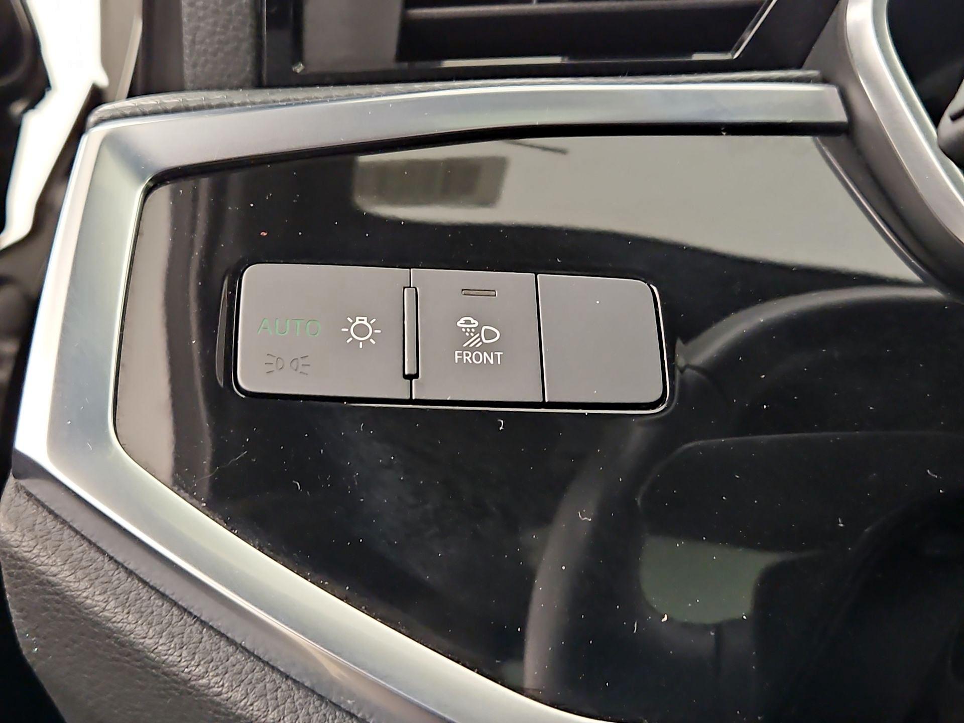 Thumbnail: 2020 Audi Q3 - 13