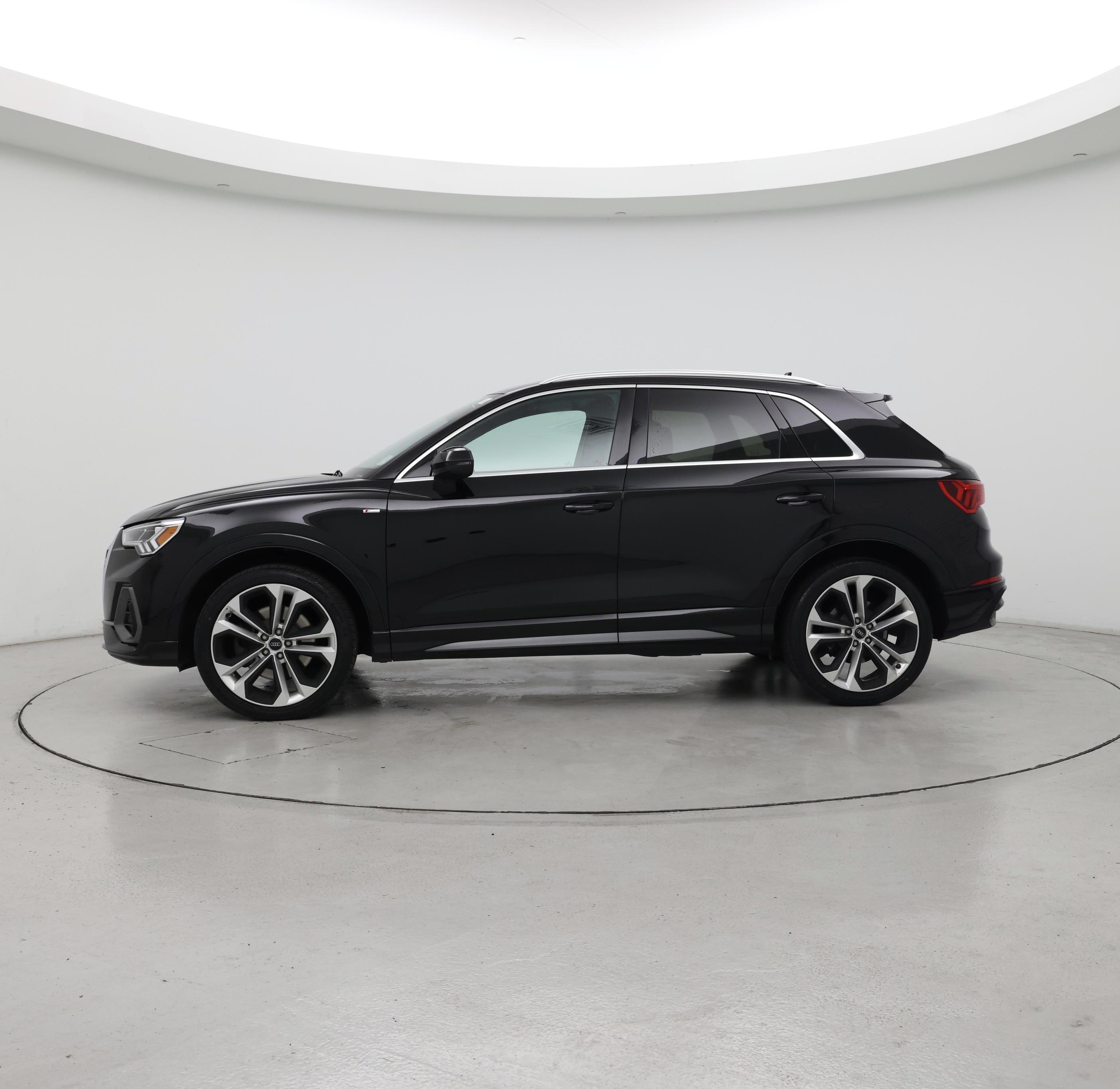 Thumbnail: 2020 Audi Q3 - 3