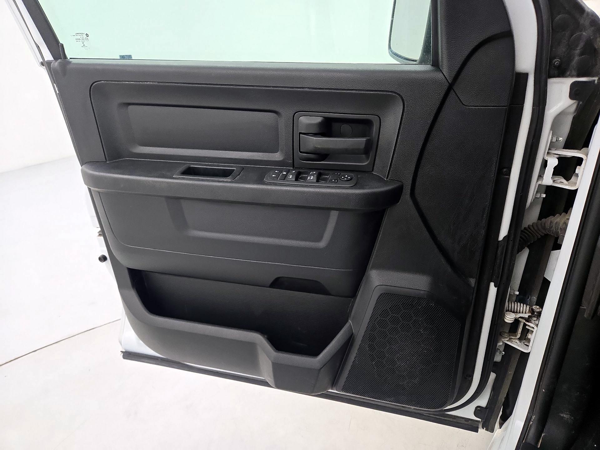 Thumbnail: 2021 RAM 1500 Classic - 12