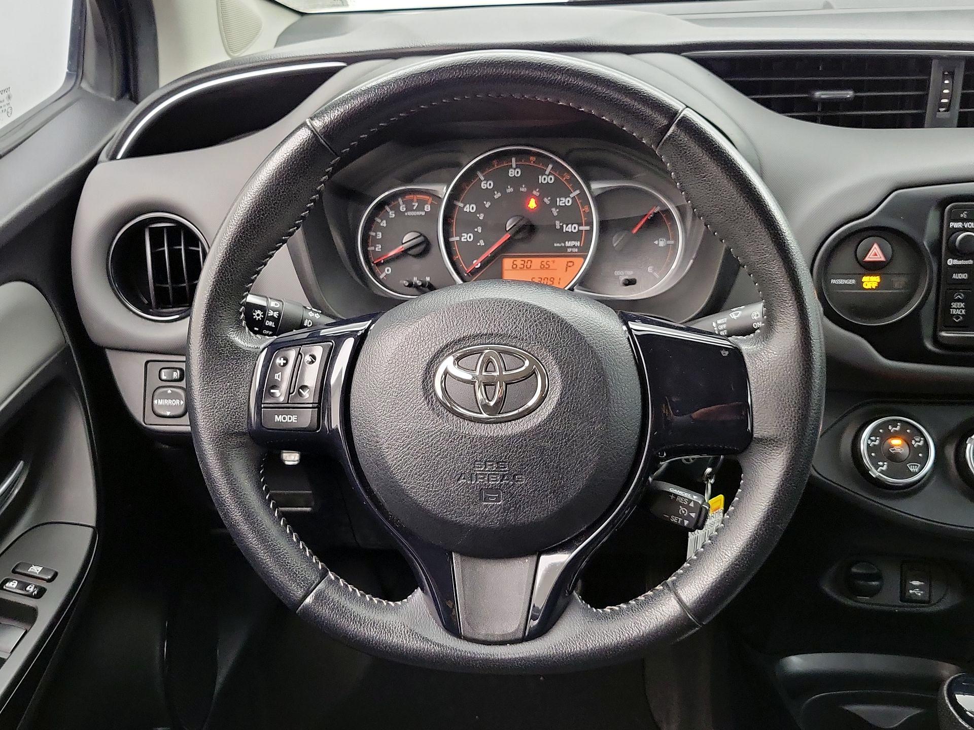 Thumbnail: 2015 Toyota Yaris - 10