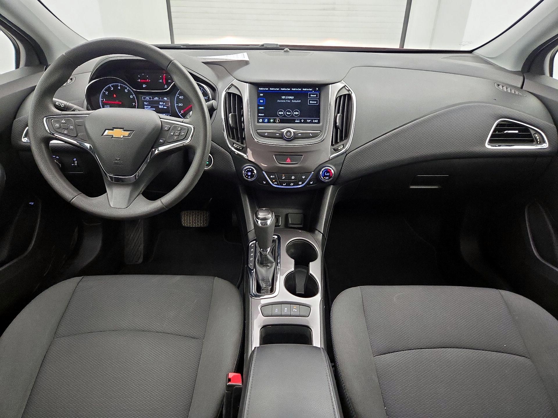 Thumbnail: 2019 Chevrolet Cruze - 9