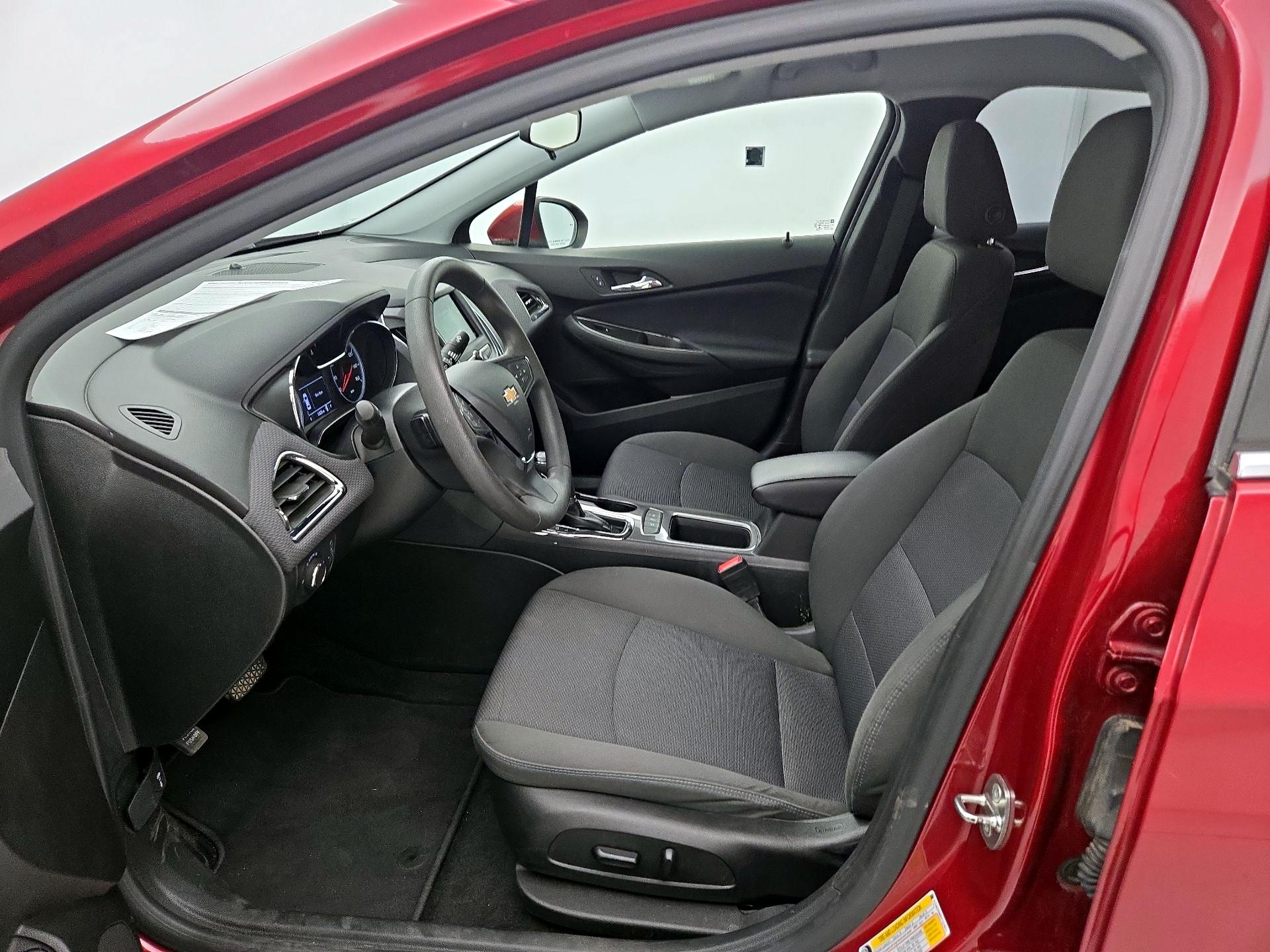 Thumbnail: 2019 Chevrolet Cruze - 11