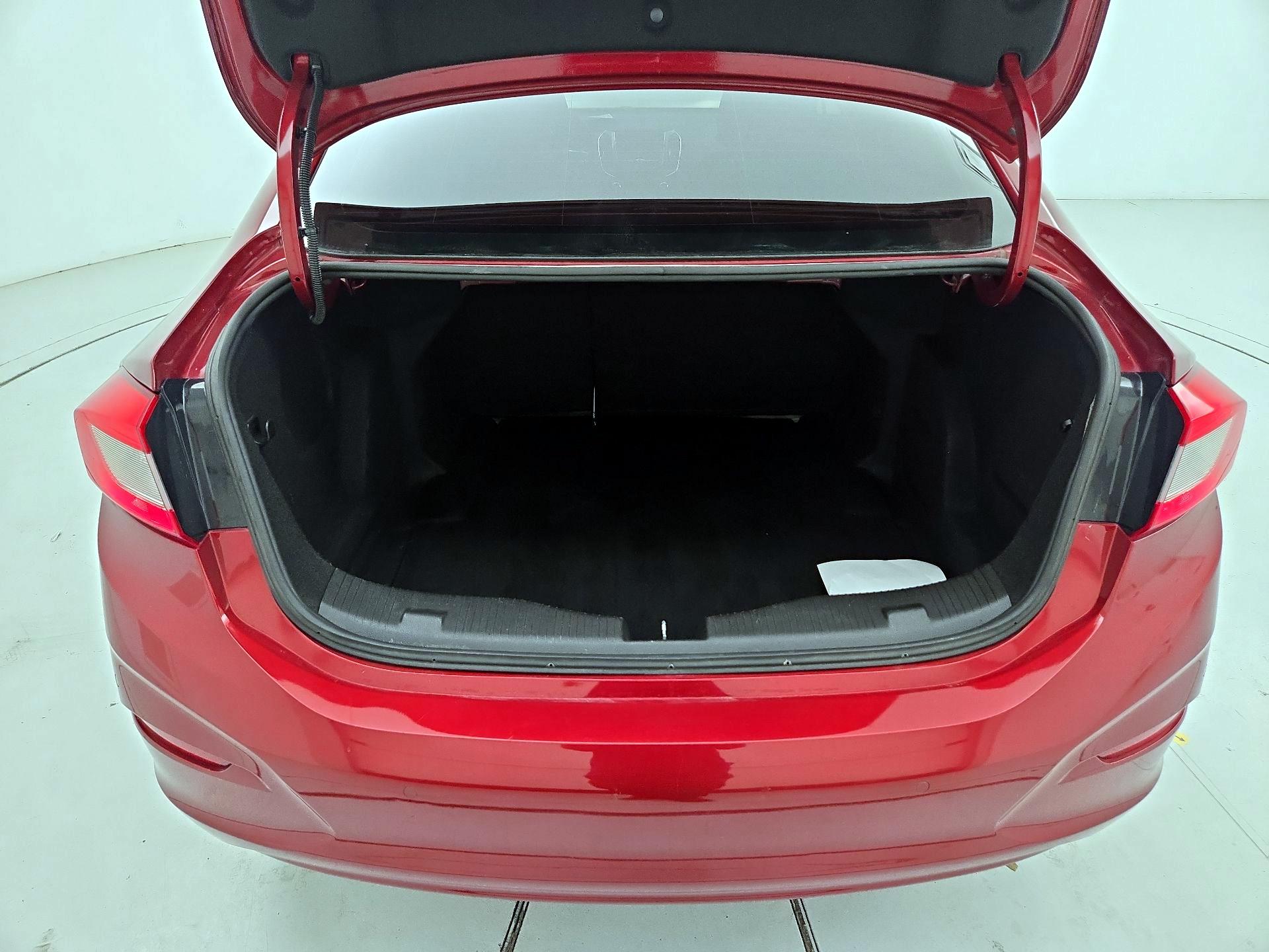 Thumbnail: 2019 Chevrolet Cruze - 20