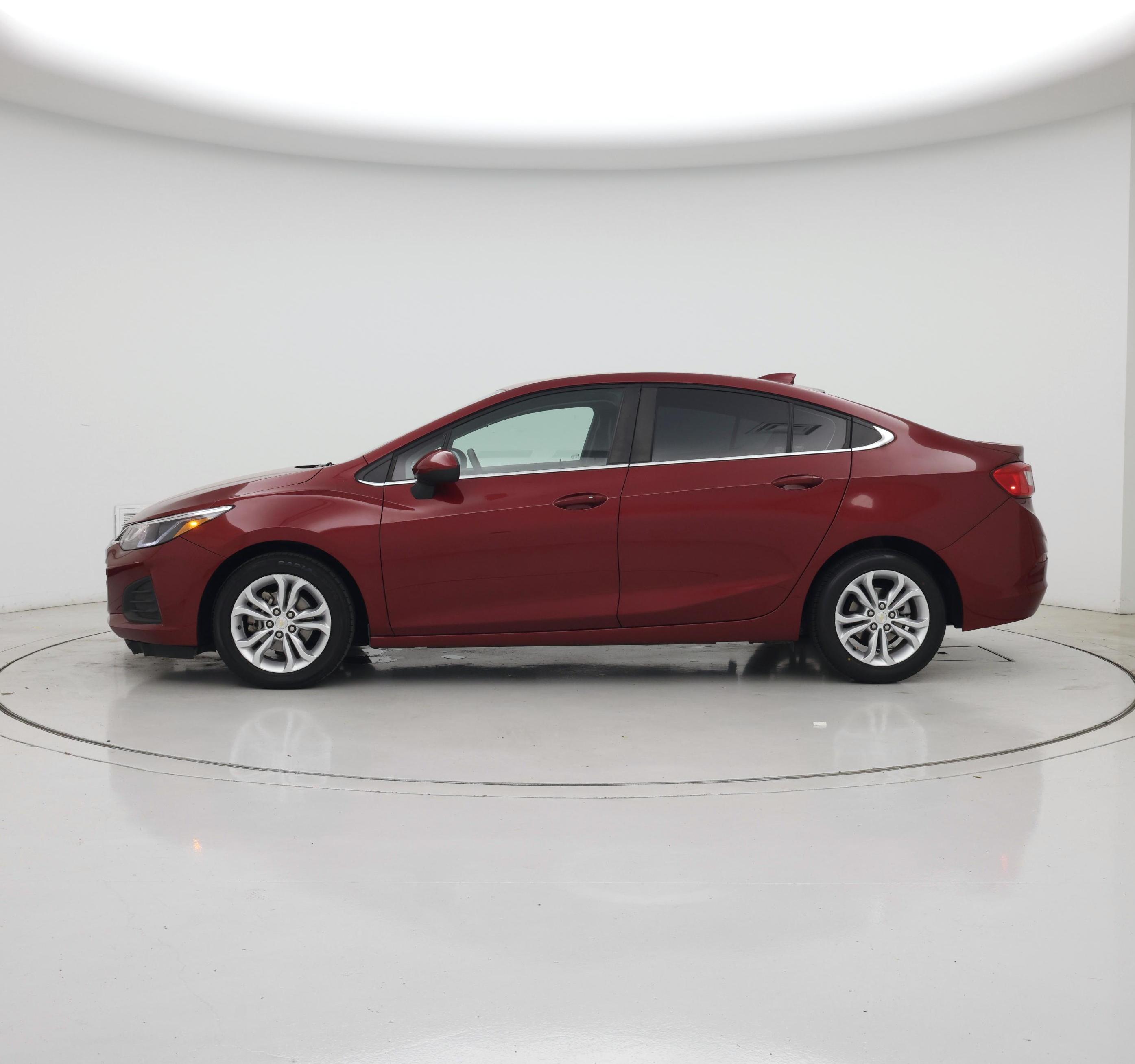 Thumbnail: 2019 Chevrolet Cruze - 3