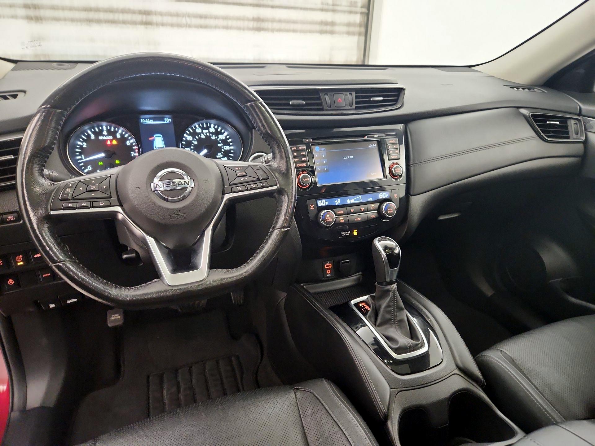 Thumbnail: 2017 Nissan Rogue - 9
