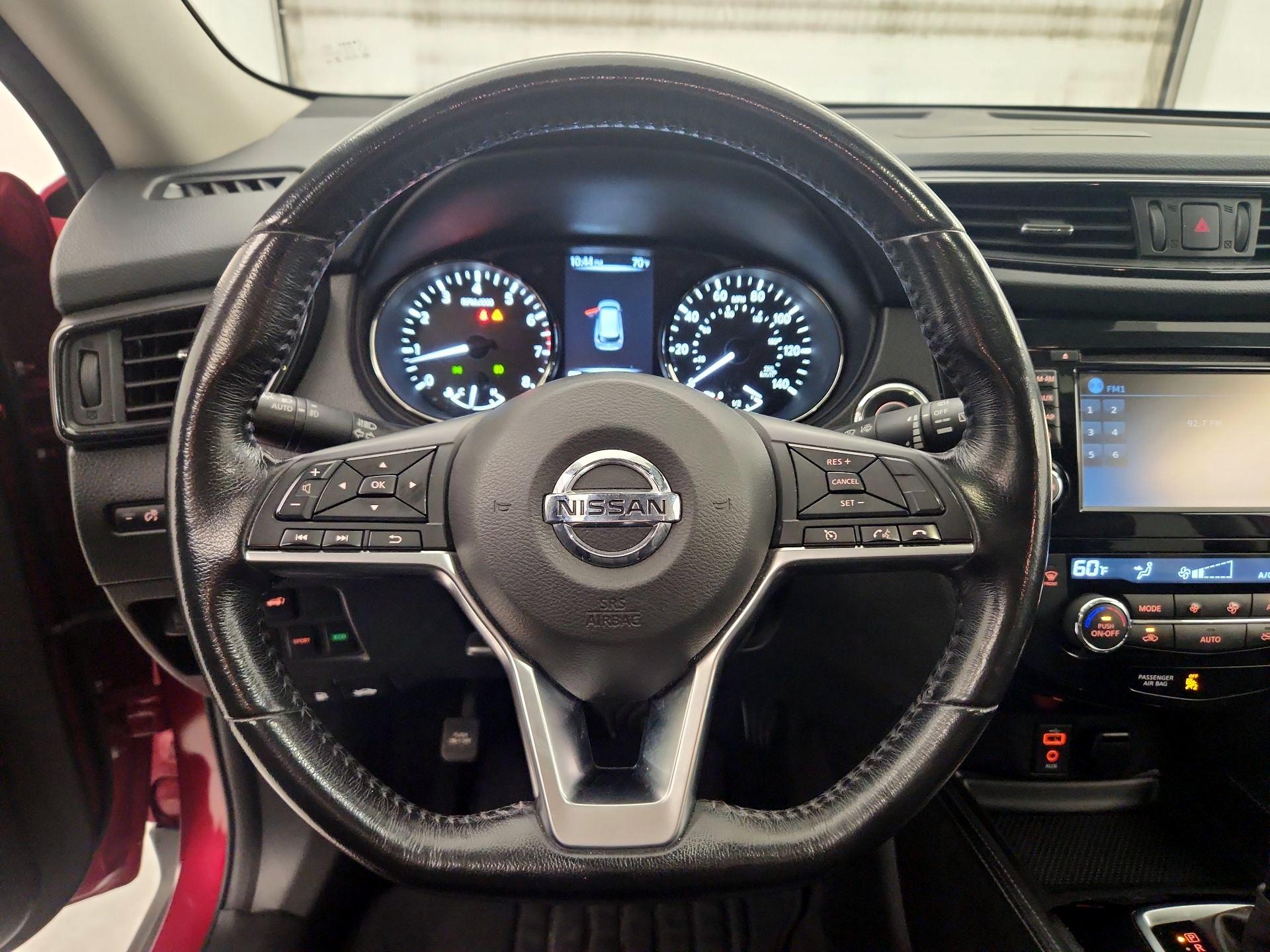 Thumbnail: 2017 Nissan Rogue - 10