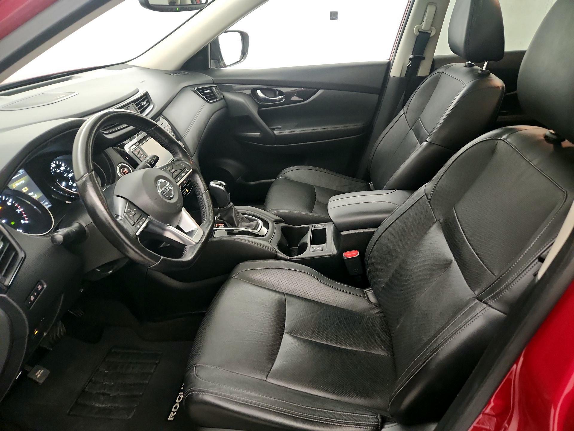 Thumbnail: 2017 Nissan Rogue - 11