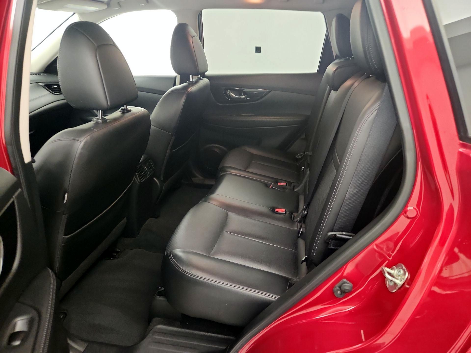 Thumbnail: 2017 Nissan Rogue - 20