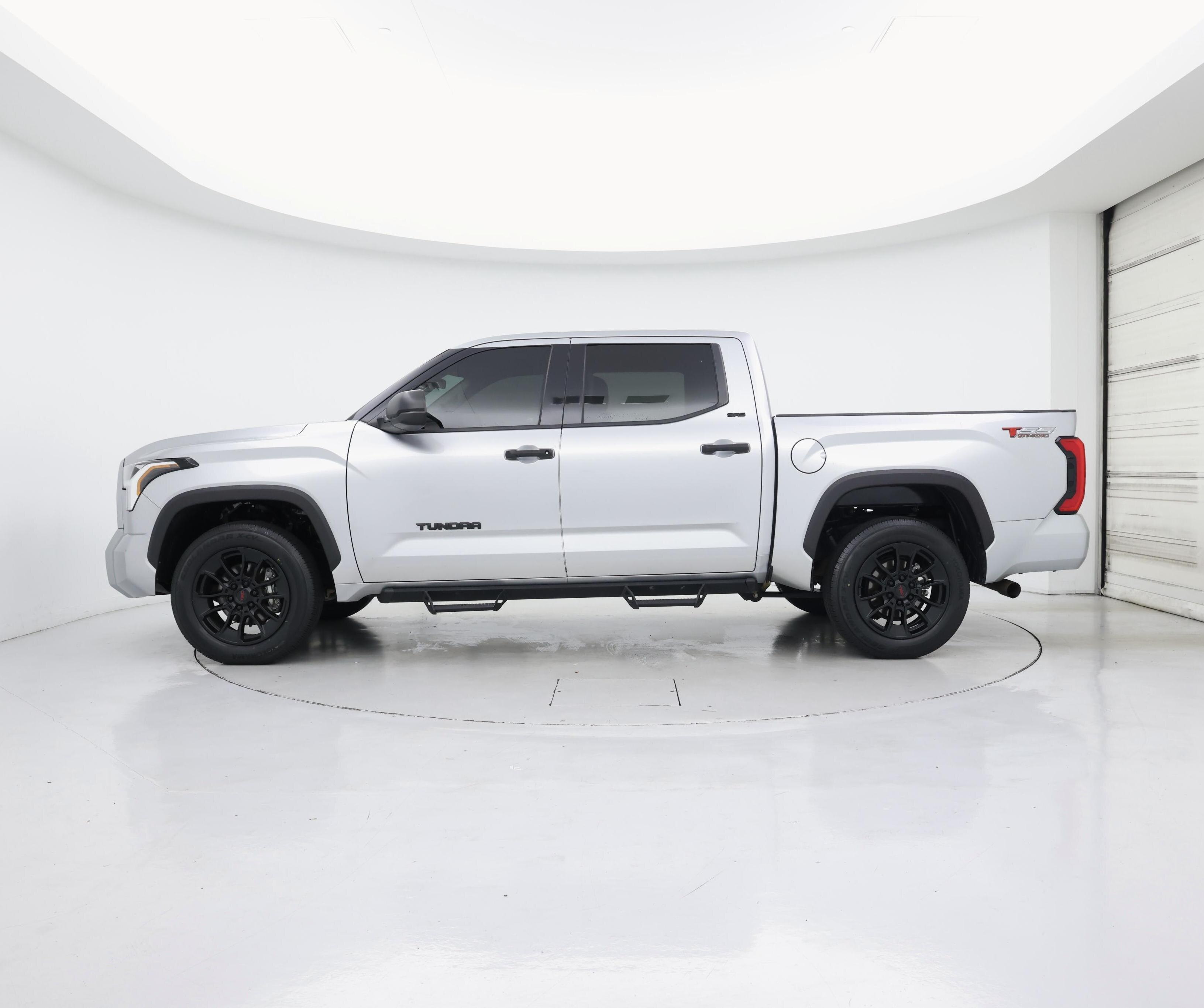 Thumbnail: 2022 Toyota Tundra - 3