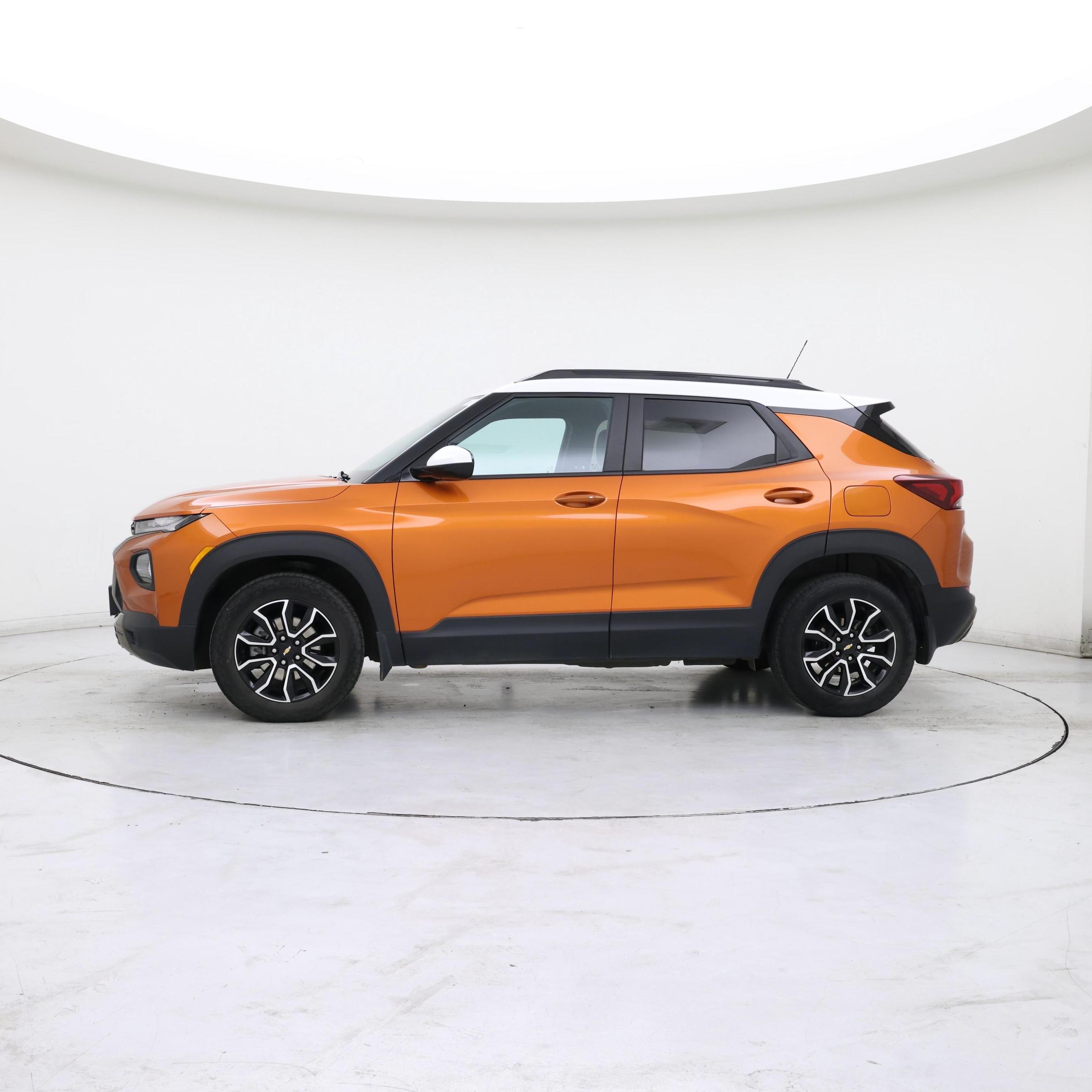 Thumbnail: 2022 Chevrolet TrailBlazer - 3