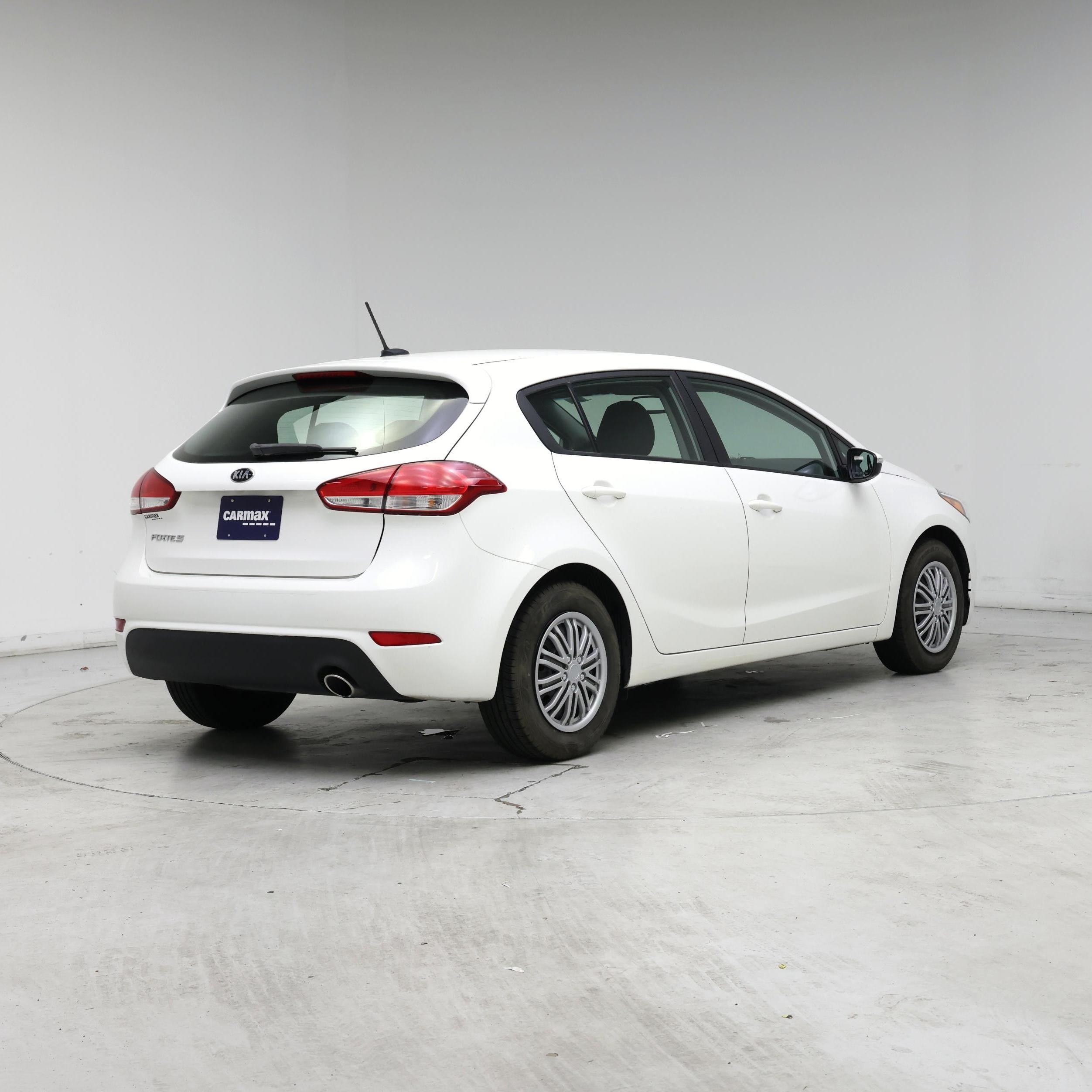 Thumbnail: 2018 Kia Forte - 8