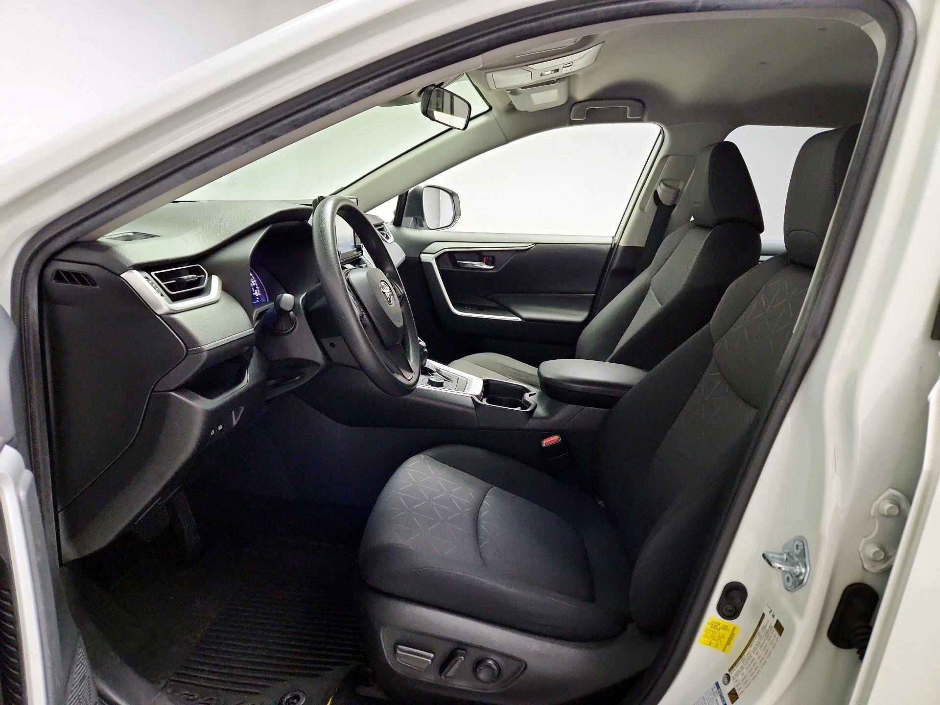 Thumbnail: 2021 Toyota RAV4 - 11