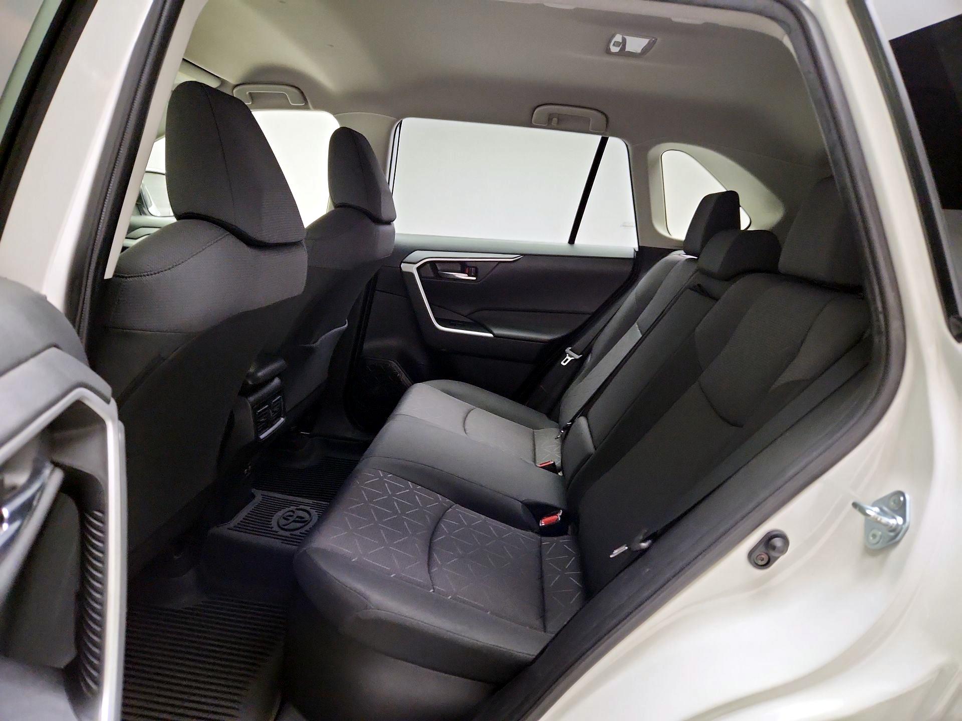 Thumbnail: 2021 Toyota RAV4 - 19