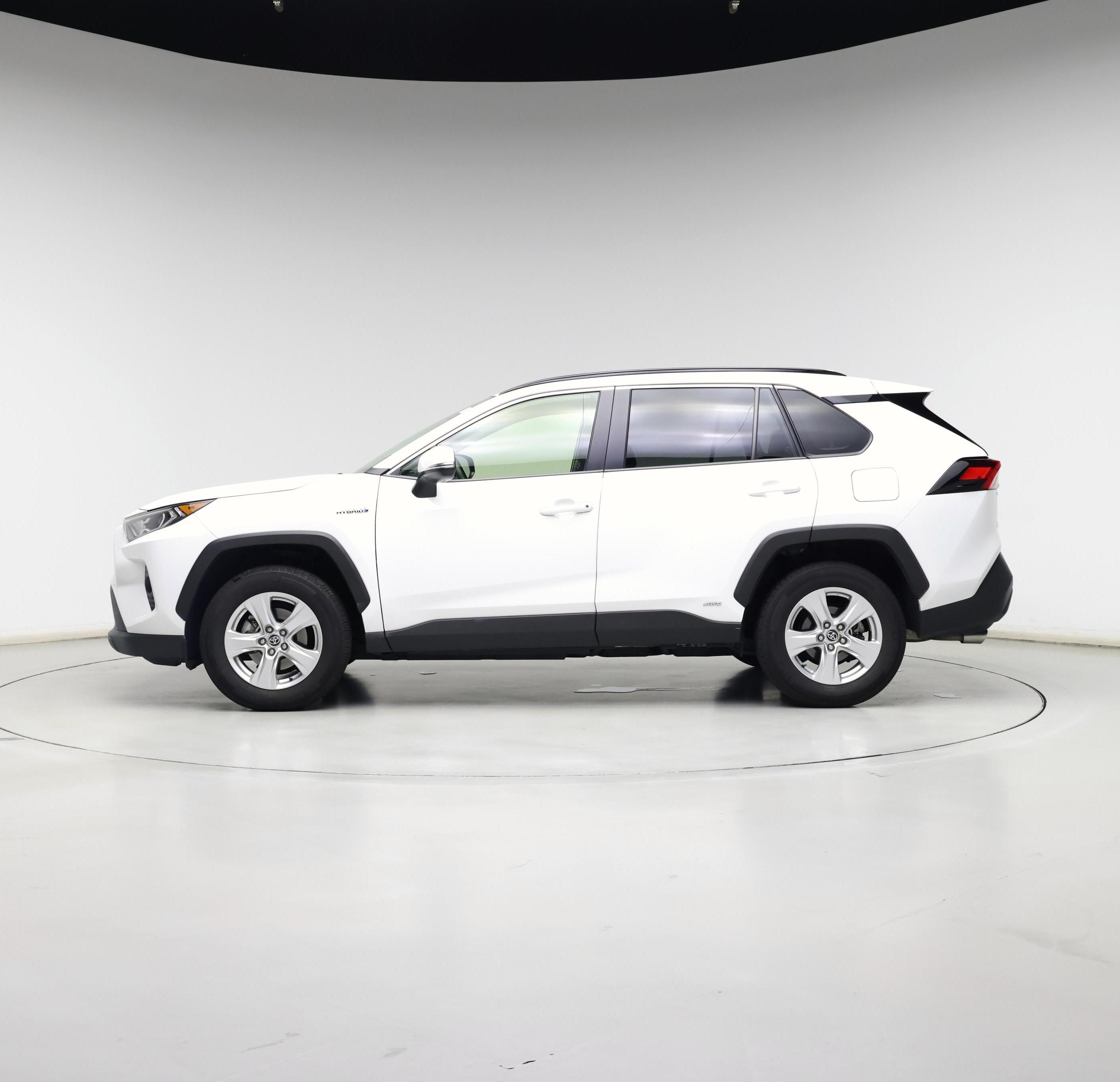 Thumbnail: 2021 Toyota RAV4 - 3