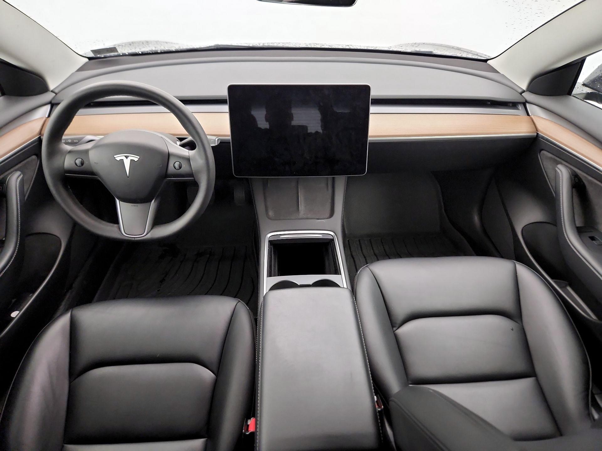 Thumbnail: 2023 Tesla Model 3 - 9