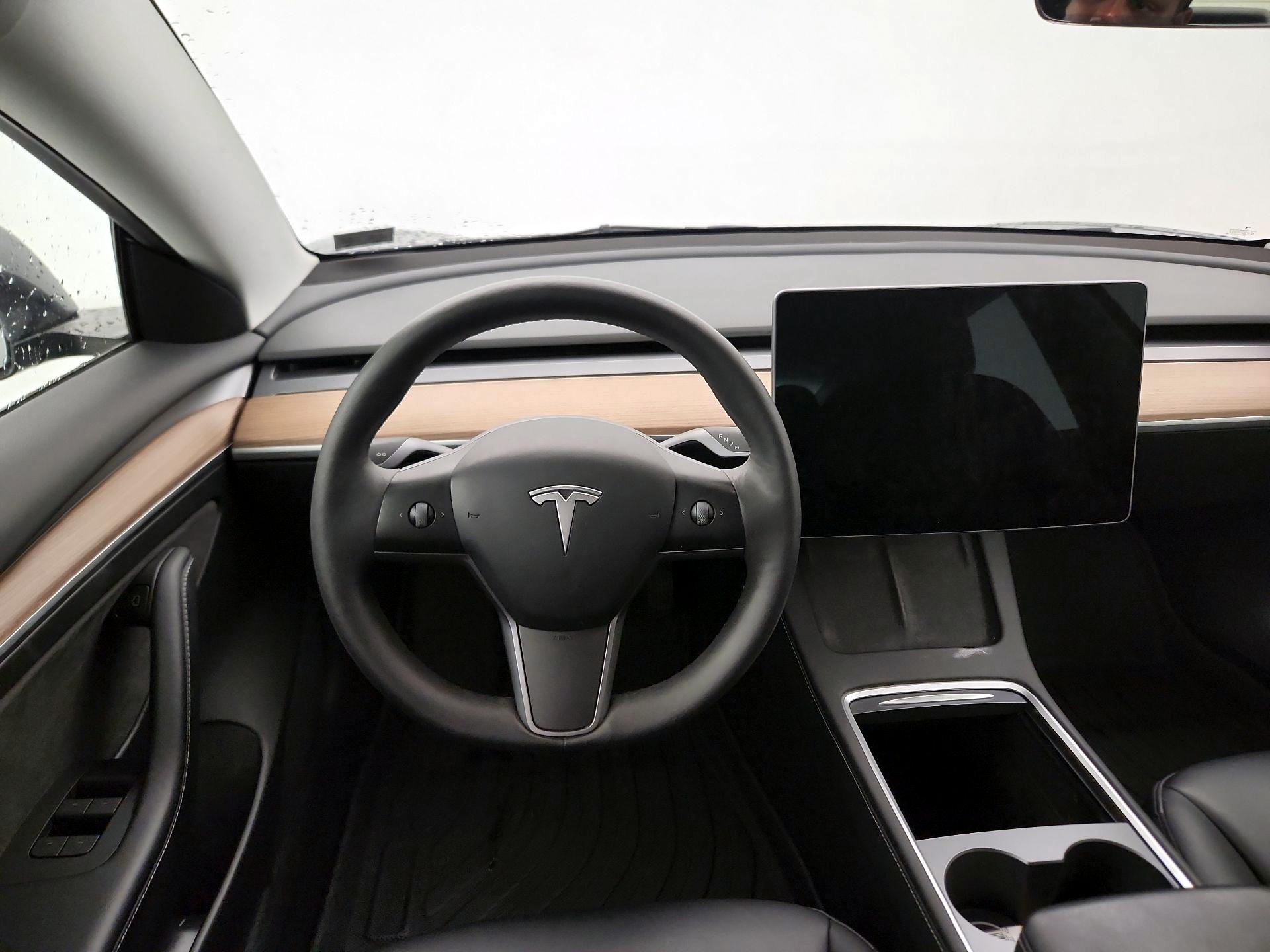 Thumbnail: 2023 Tesla Model 3 - 10