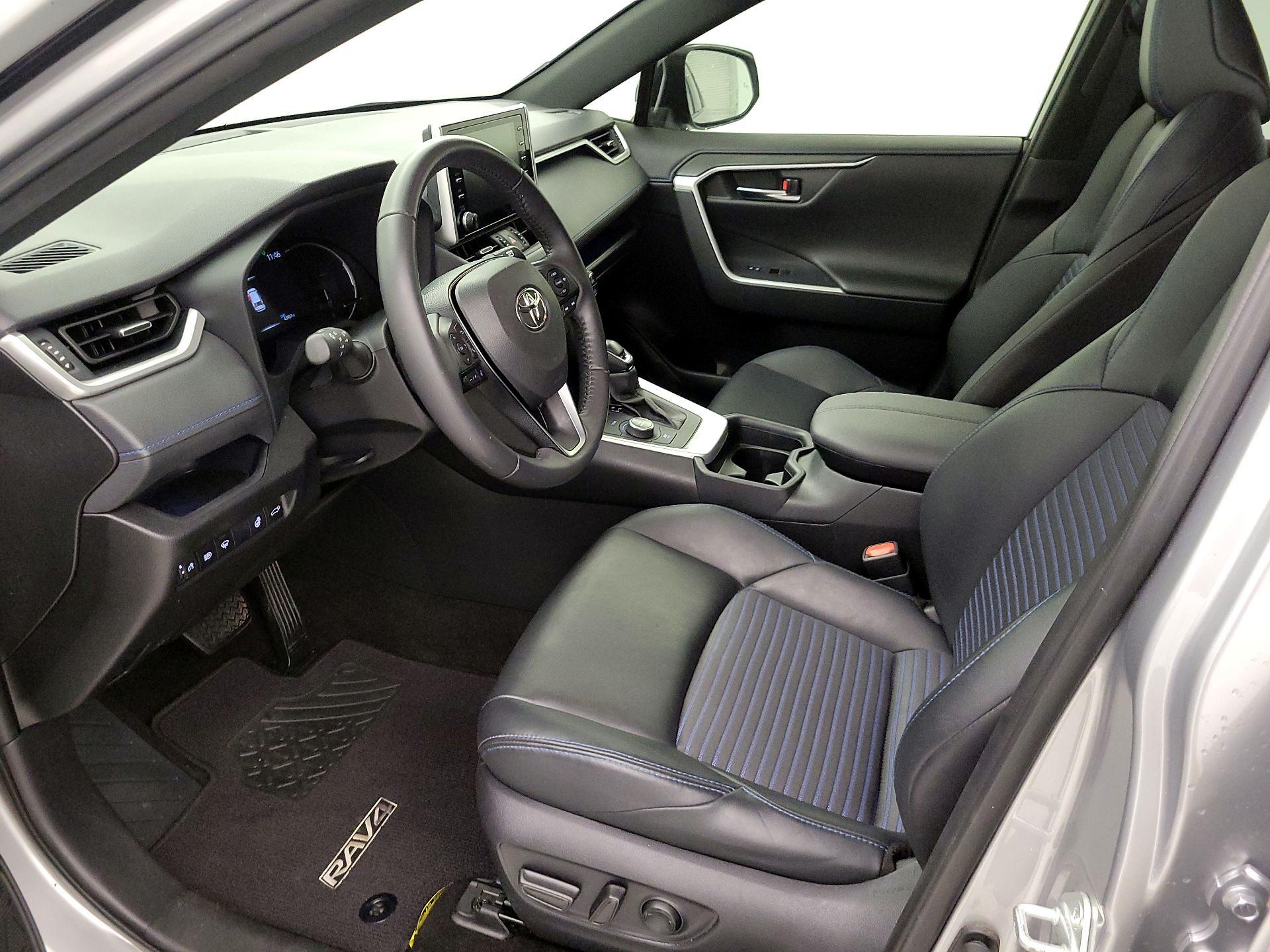 Thumbnail: 2020 Toyota RAV4 - 11