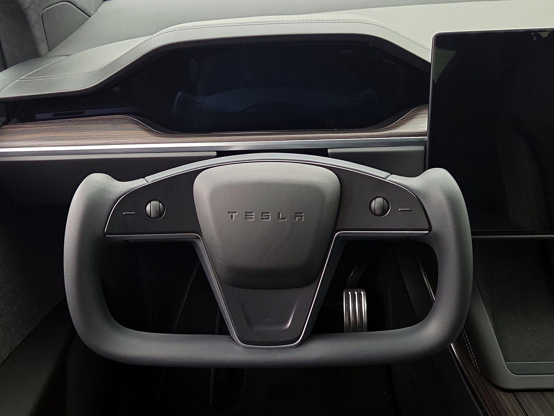 Thumbnail: 2022 Tesla Model X - 10