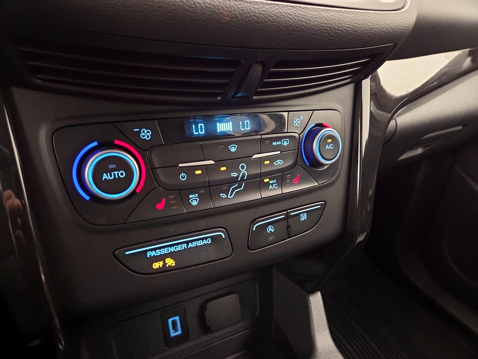 2018 Ford Escape SE - Photo 18