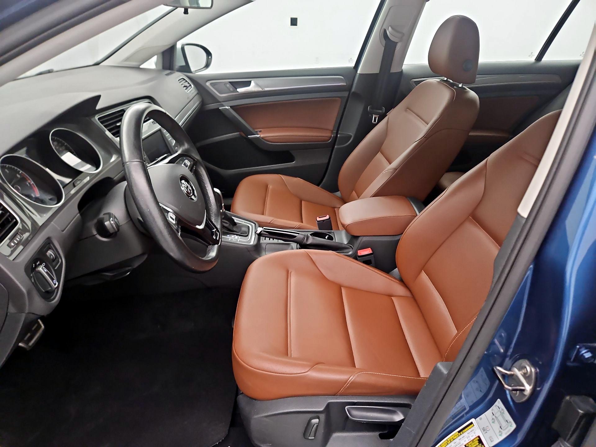 Thumbnail: 2017 Volkswagen Golf - 11