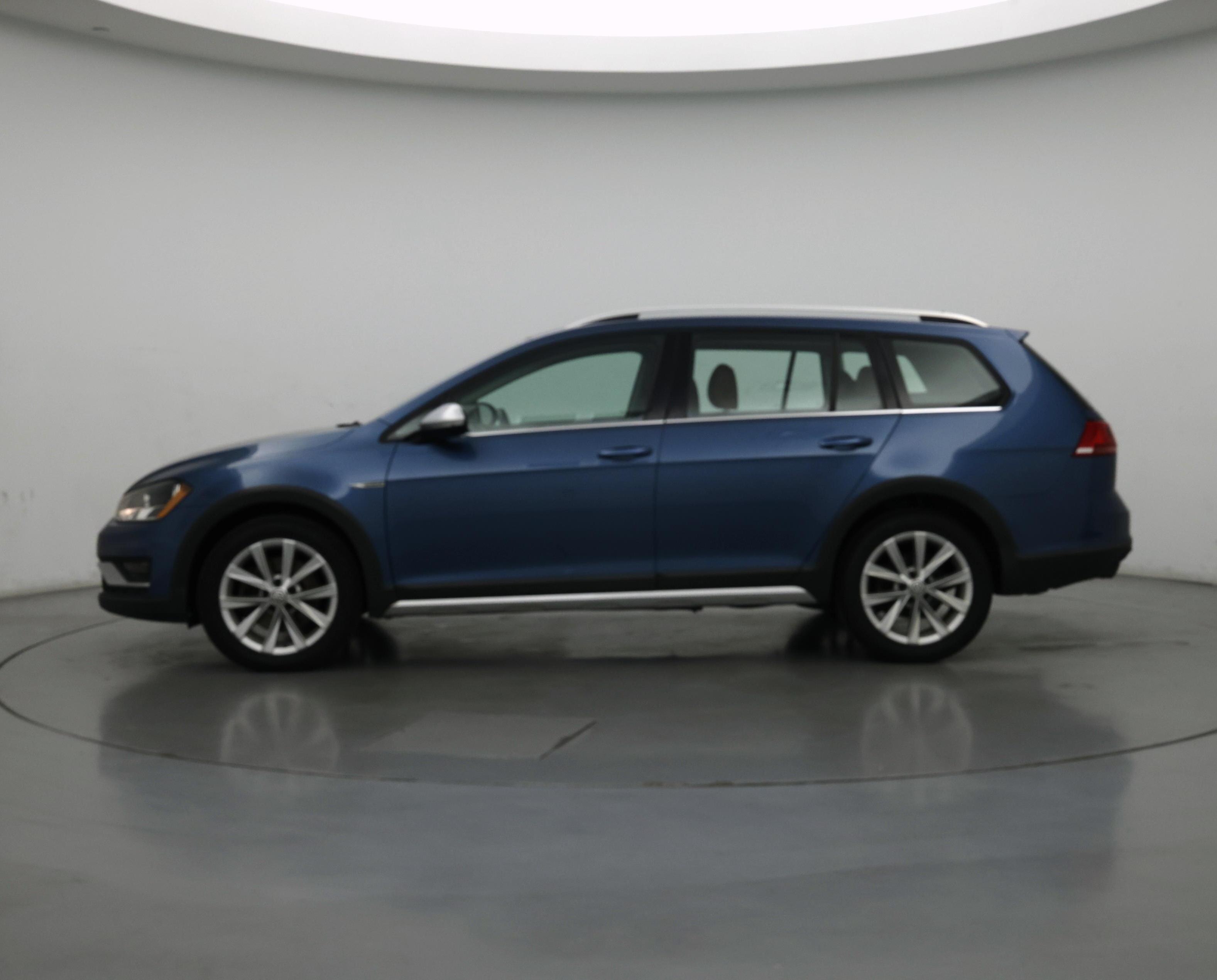 Thumbnail: 2017 Volkswagen Golf - 3
