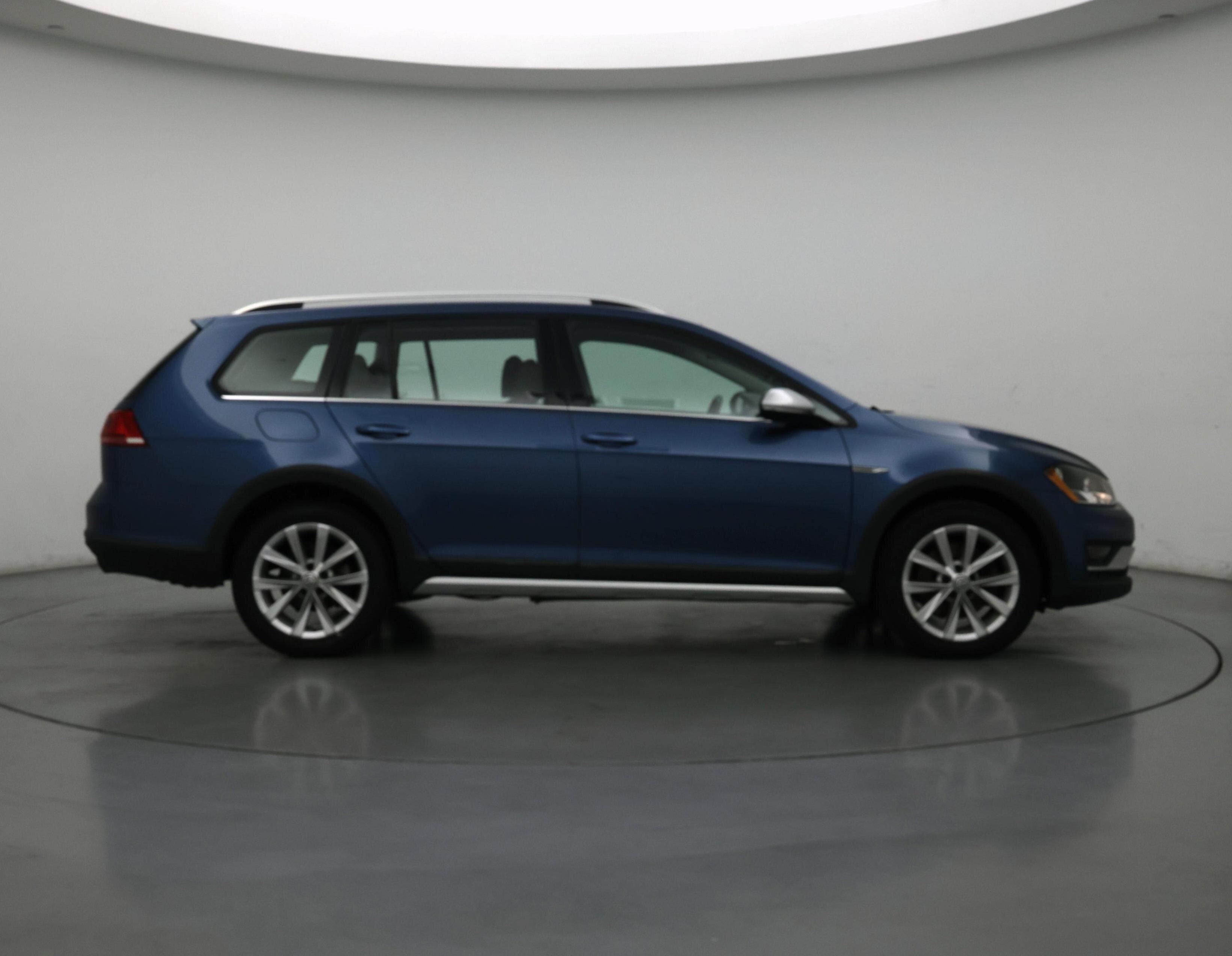 Thumbnail: 2017 Volkswagen Golf - 7