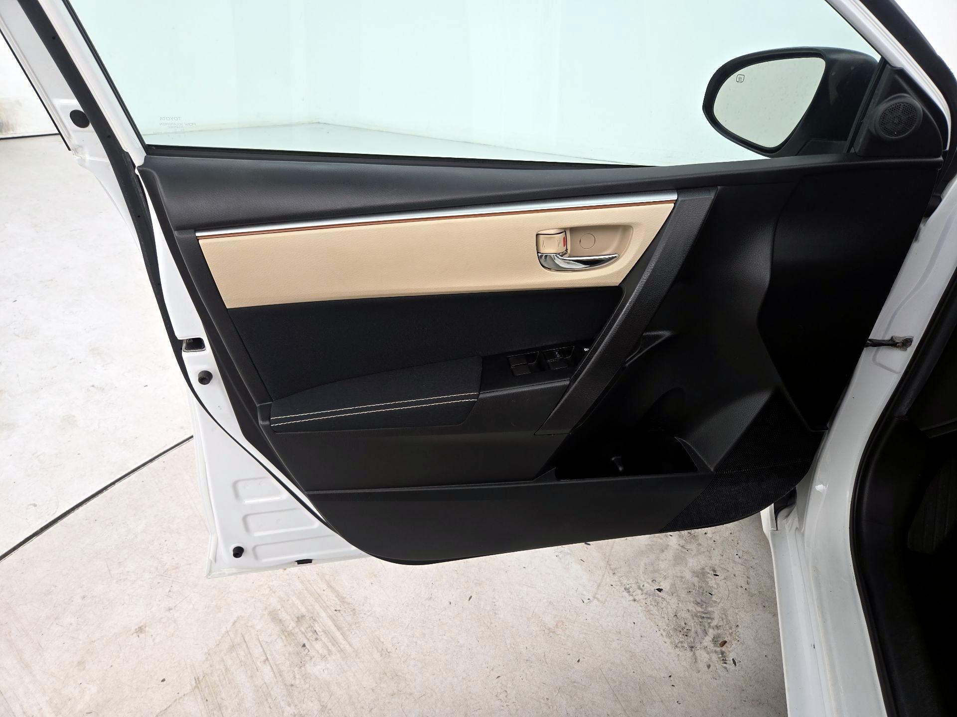 Thumbnail: 2016 Toyota Corolla - 12